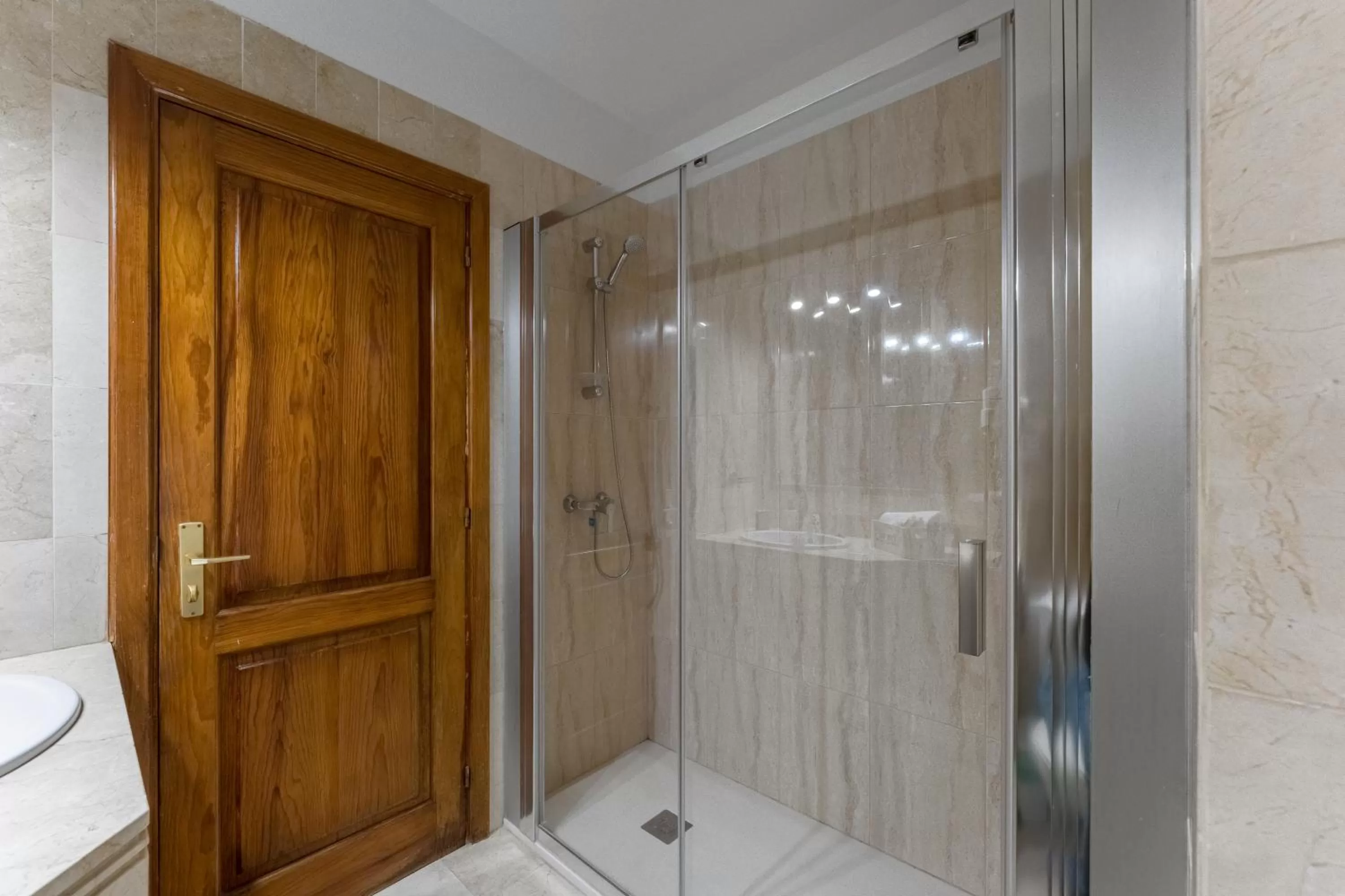 Bathroom in Klayman Olivina Aparthotel