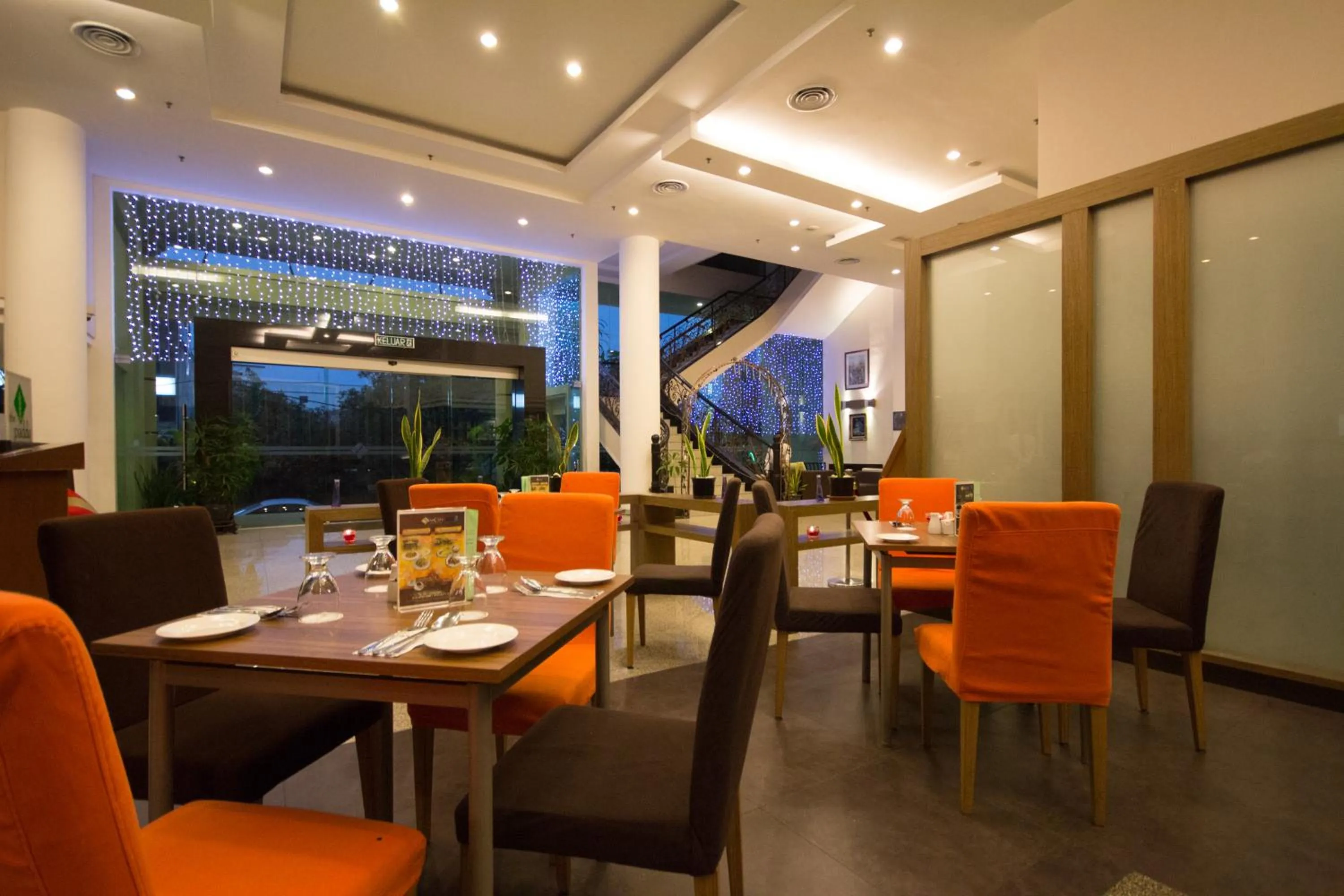 Restaurant/places to eat in StarCity Hotel