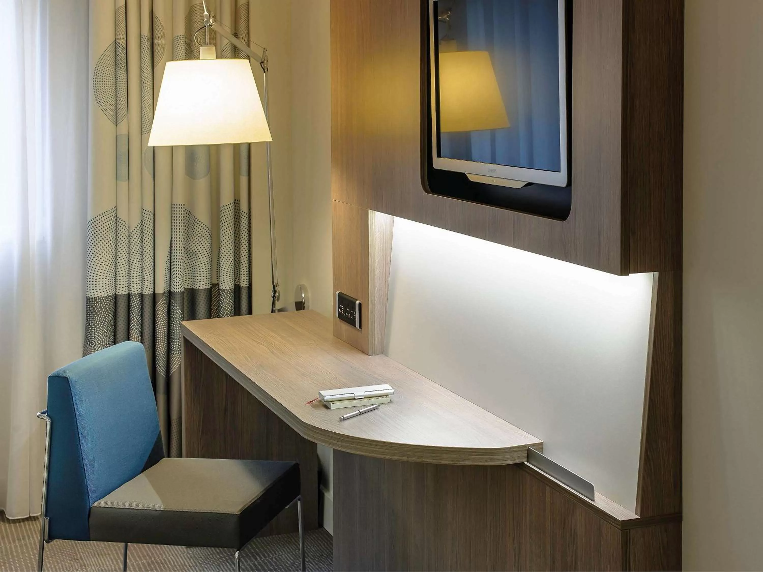 Photo of the whole room in Novotel Lugano Paradiso