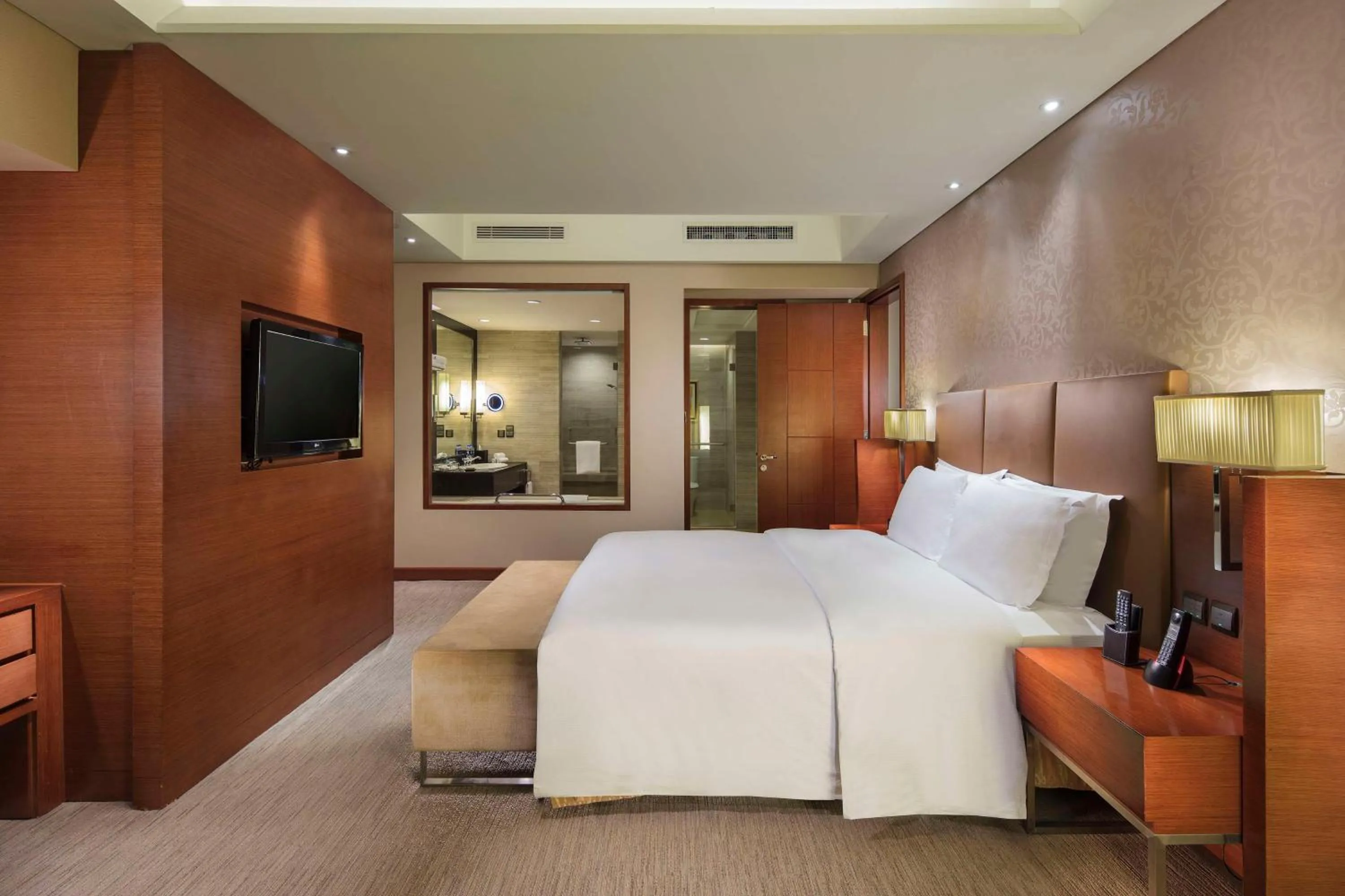 Bed in DoubleTree by Hilton Shenyang