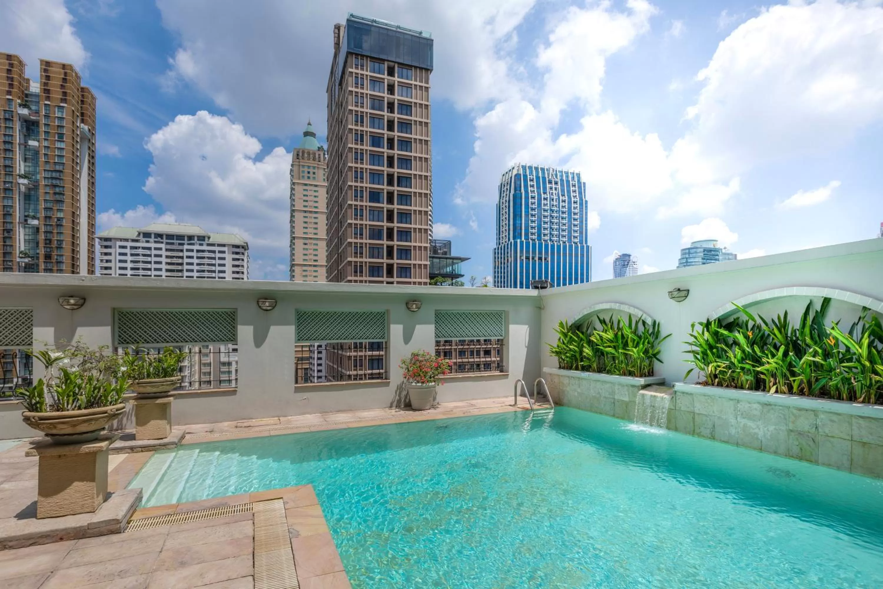 Swimming pool in Cape House Hotel, Bangkok