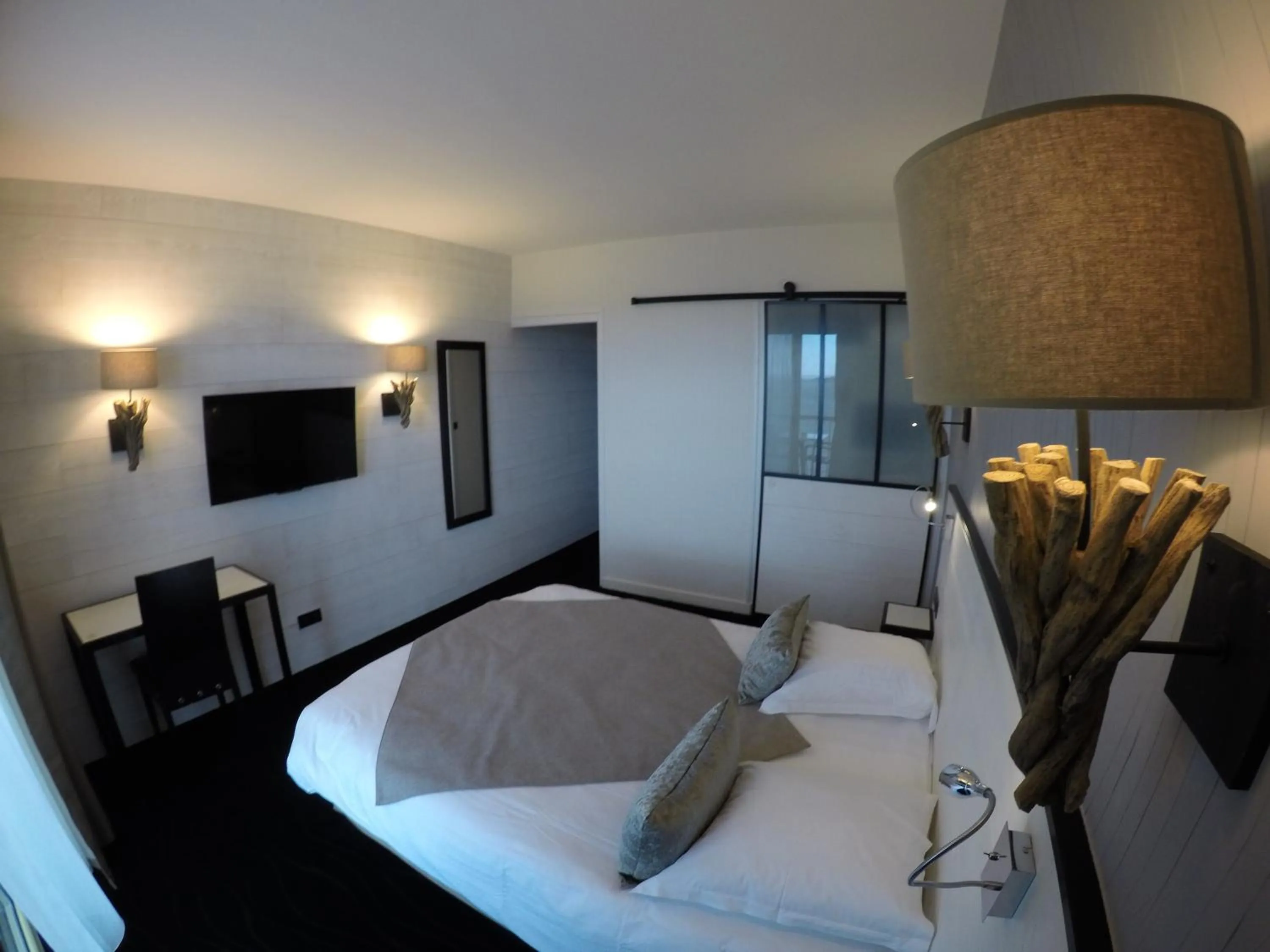 Photo of the whole room in Hôtel Les Brises