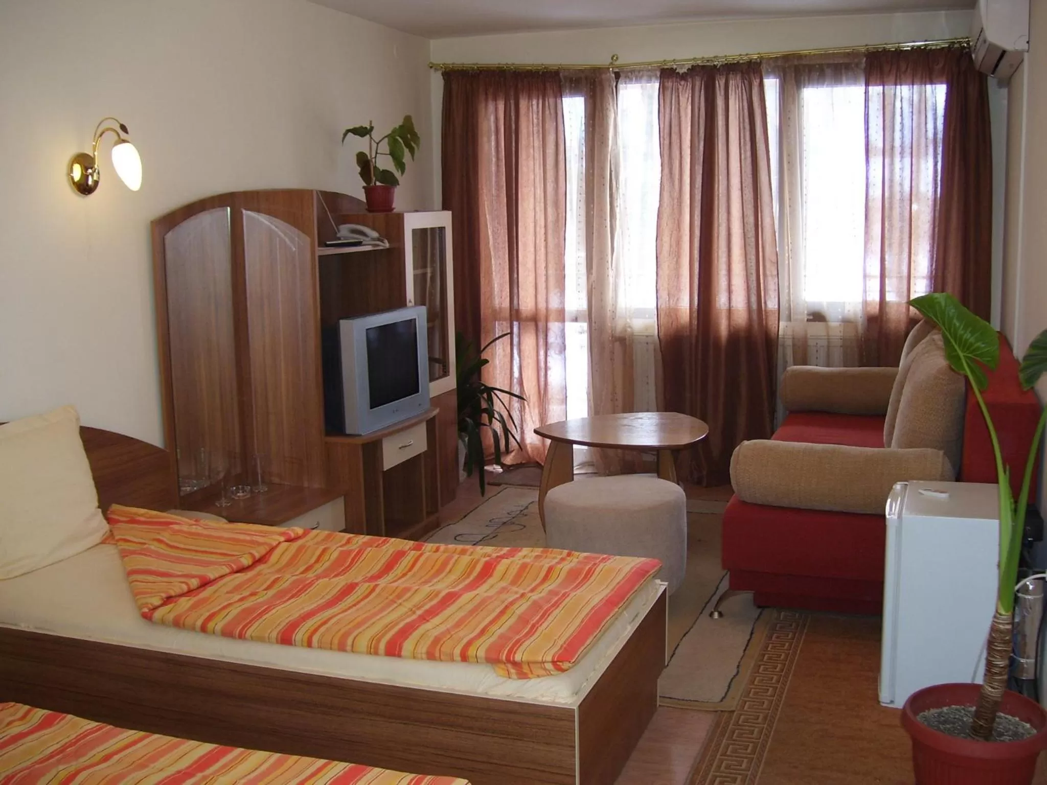 Balcony/Terrace, Bed in Kestenite Family Hotel