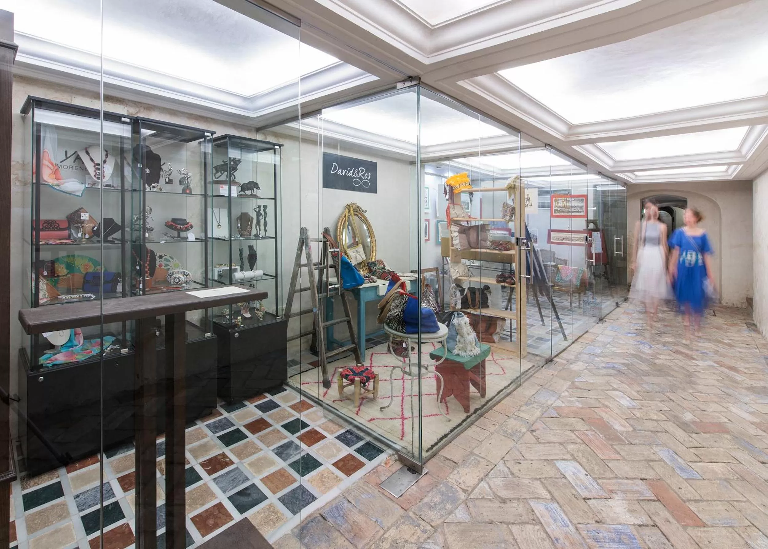 On-site shops in Hotel Las Casas de la Judería