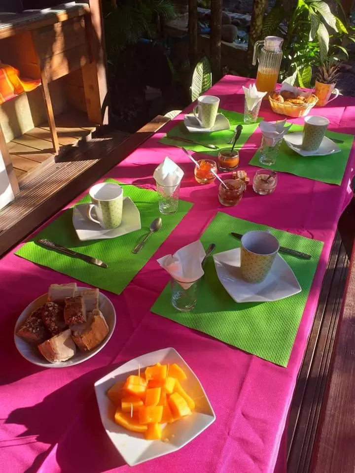 Breakfast in Les Gîtes de la Lézarde