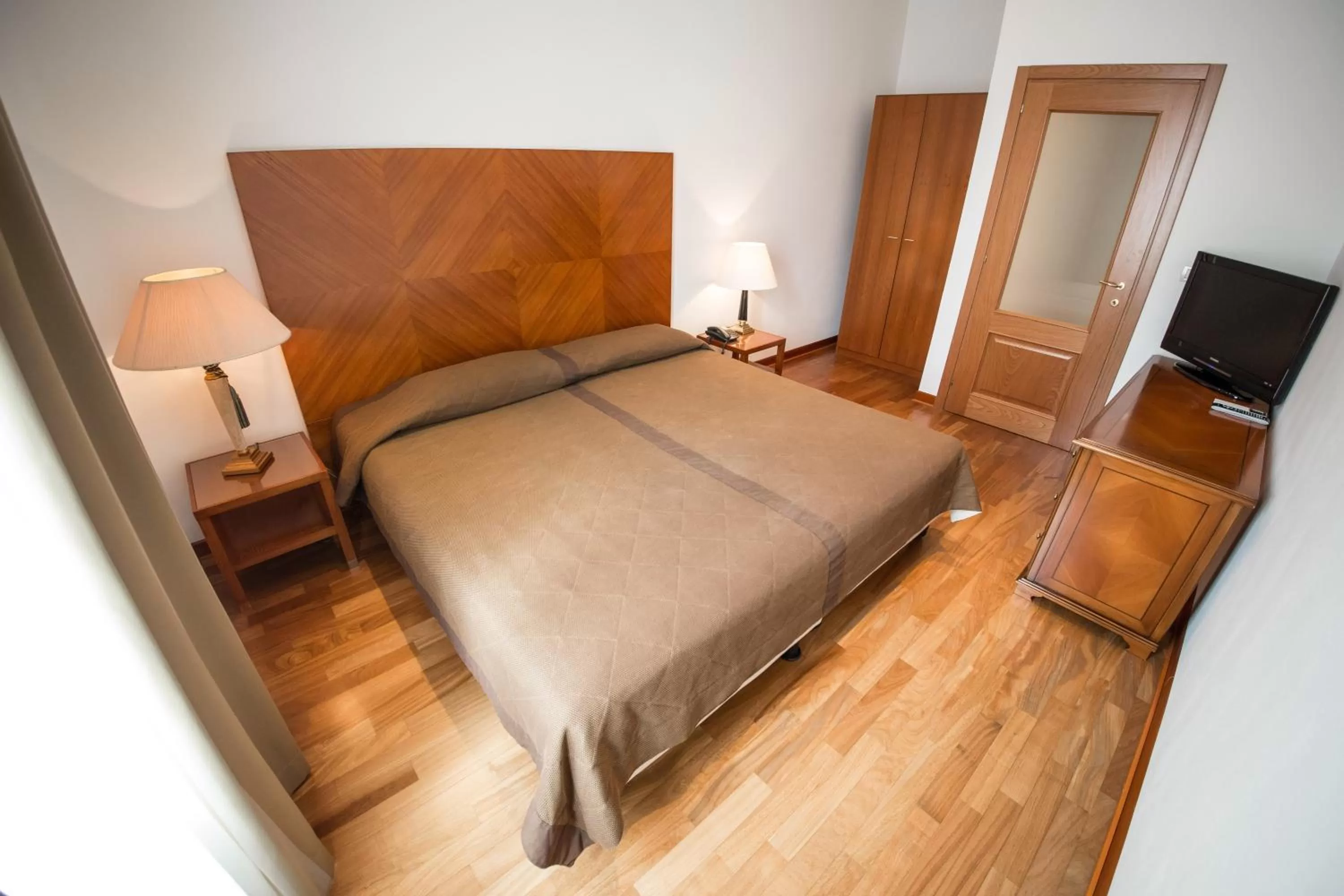 Bedroom, Bed in Residence Victoria