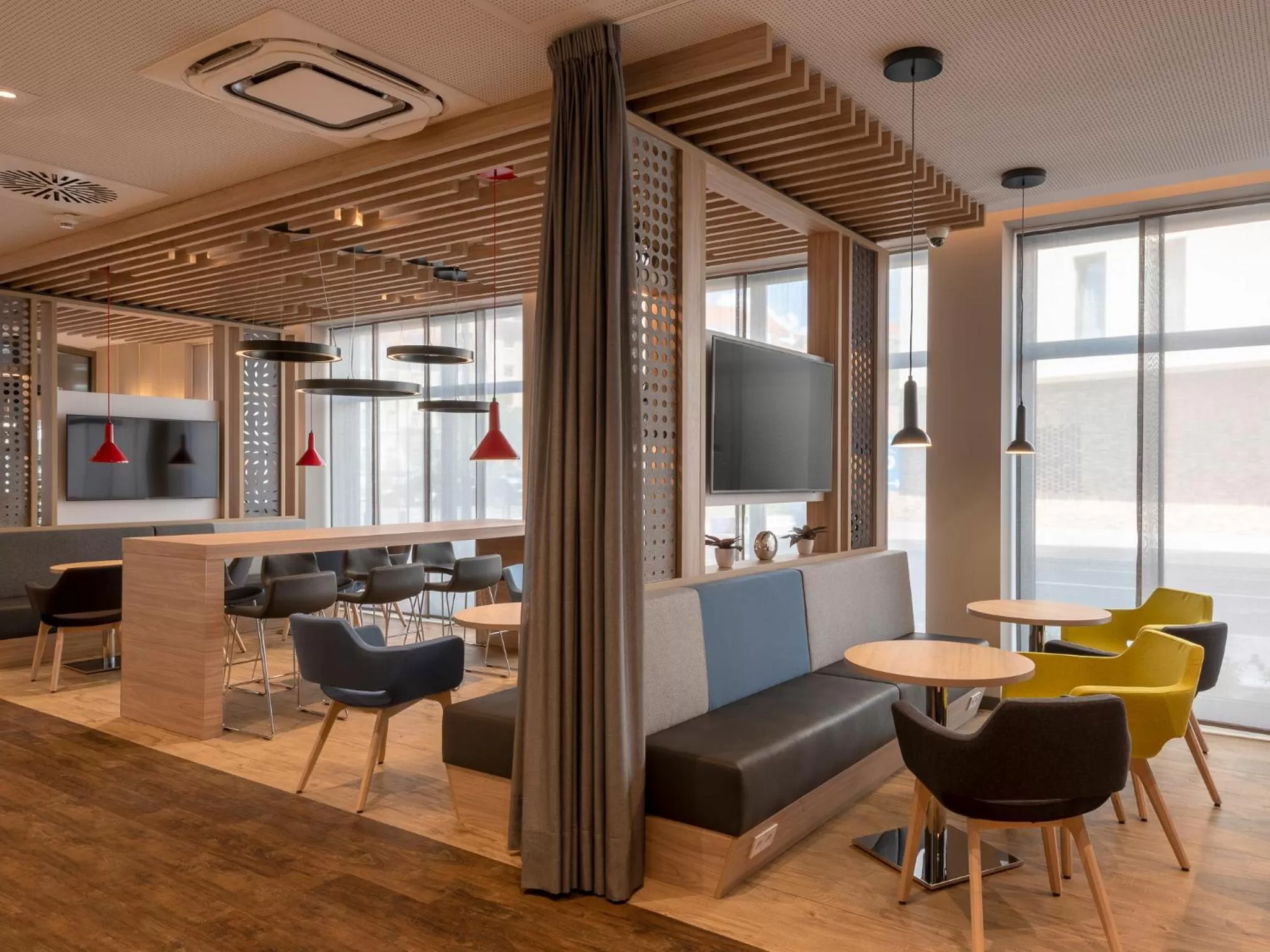 Restaurant/places to eat in Holiday Inn Express - Offenbach by IHG