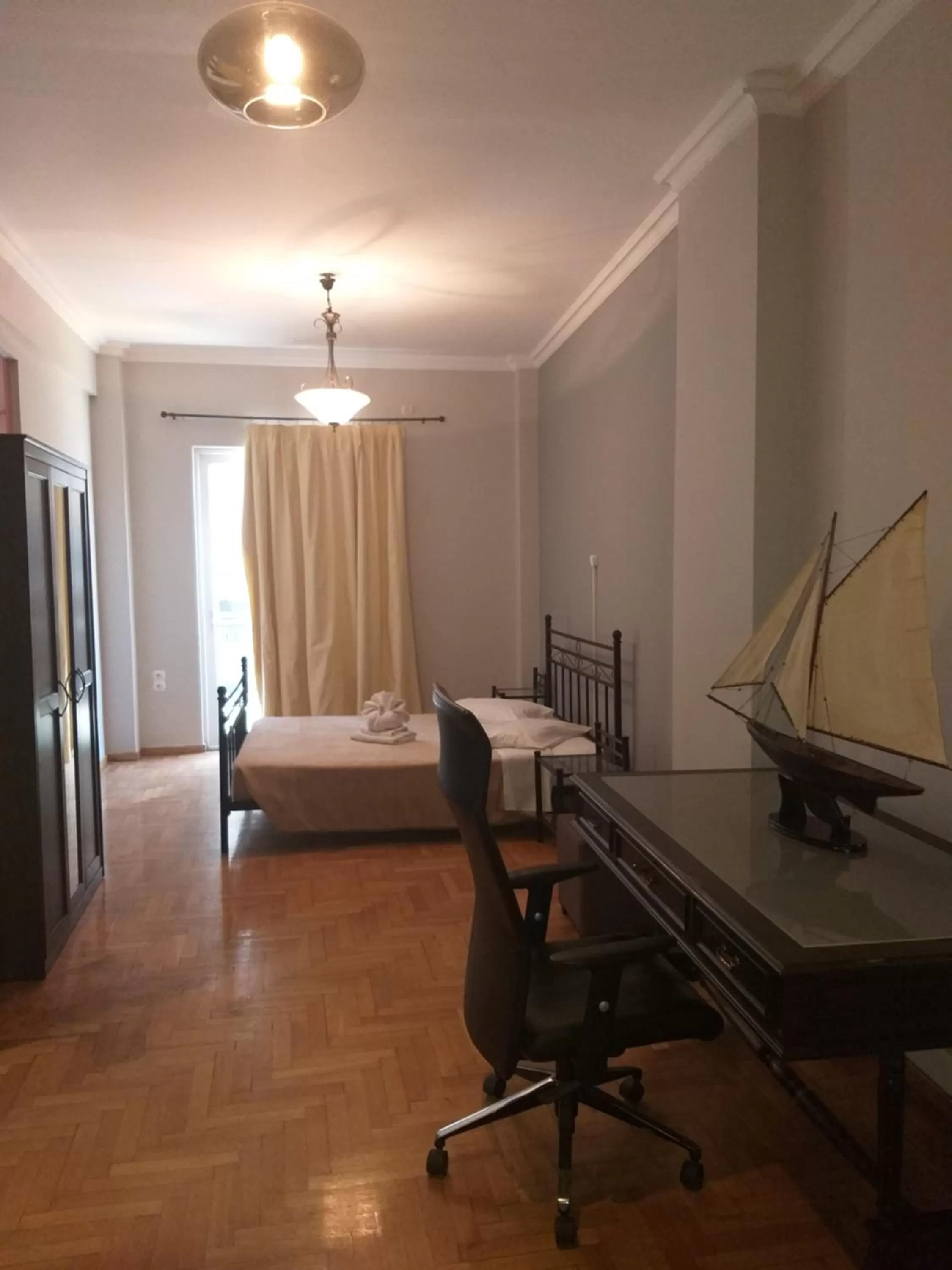 Photo of the whole room, Bed in Apollo Hotel