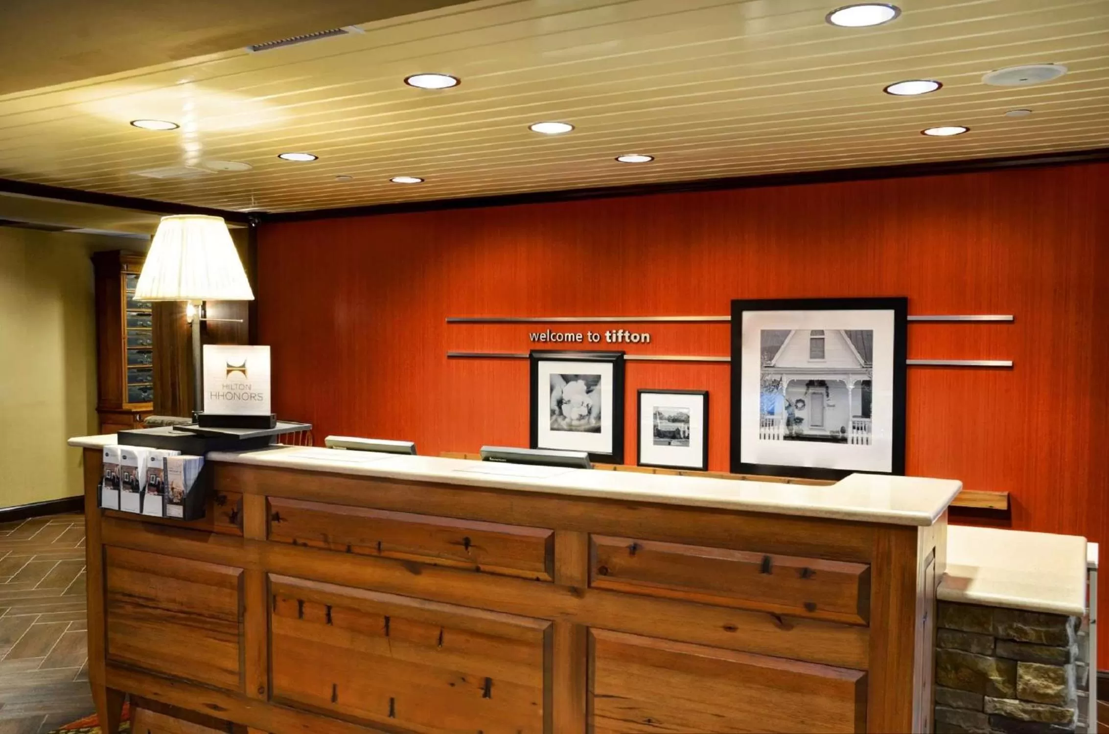 Lobby or reception in Hampton Inn & Suites Tifton