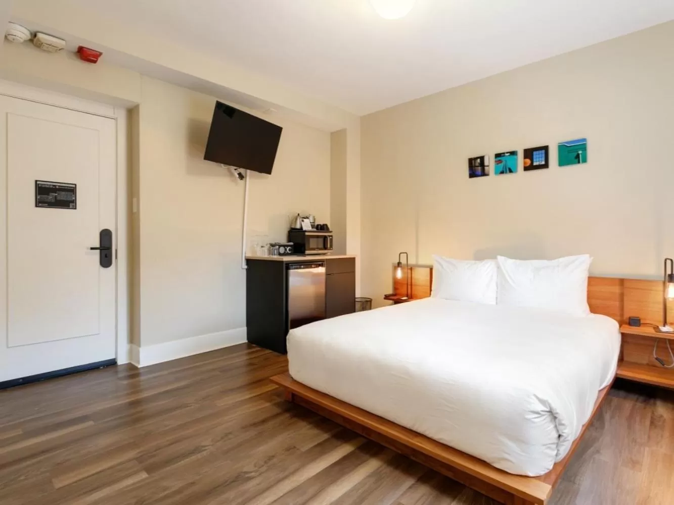 TV and multimedia, Bed in Hotel Leo