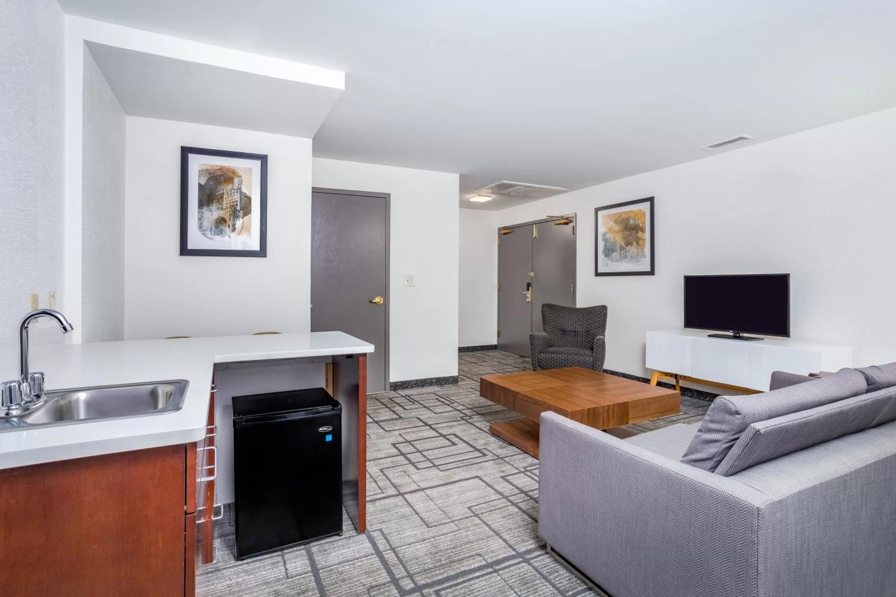 Photo of the whole room in Holiday Inn Lafayette-City Centre by IHG