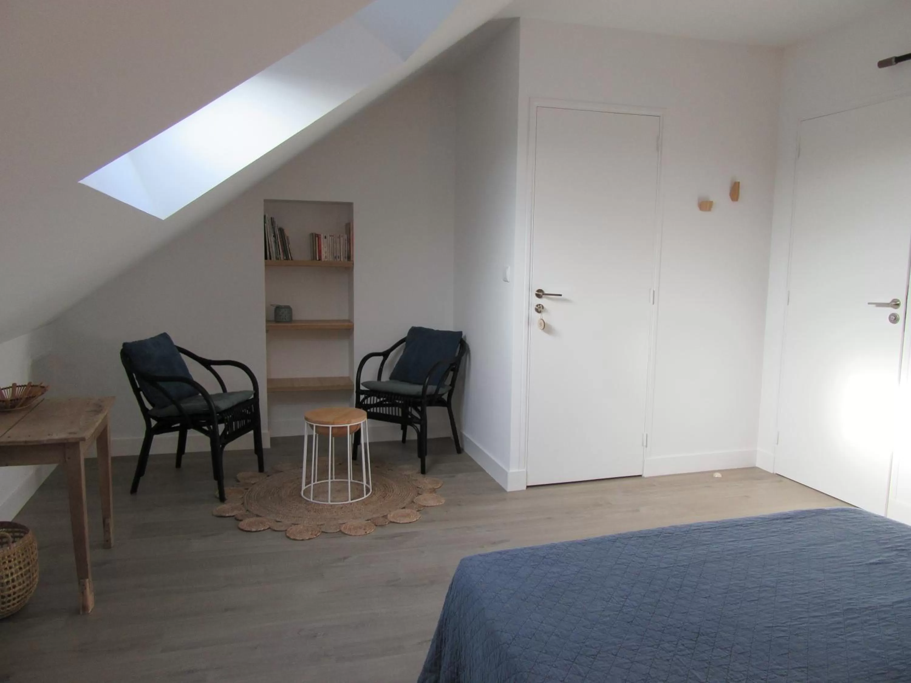 Seating area, Bed in Les Bordes