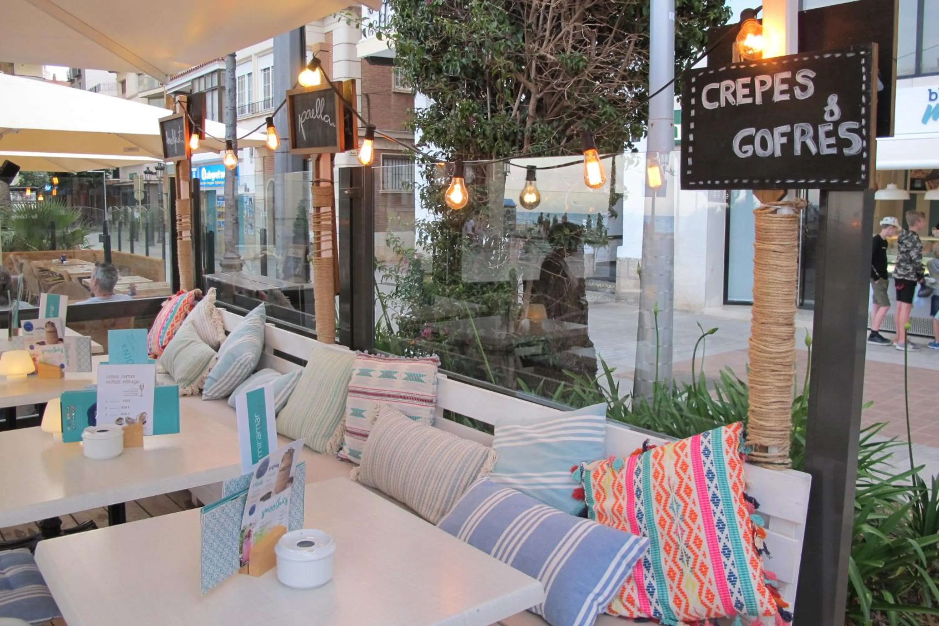 Restaurant/places to eat in Hotel Miramar