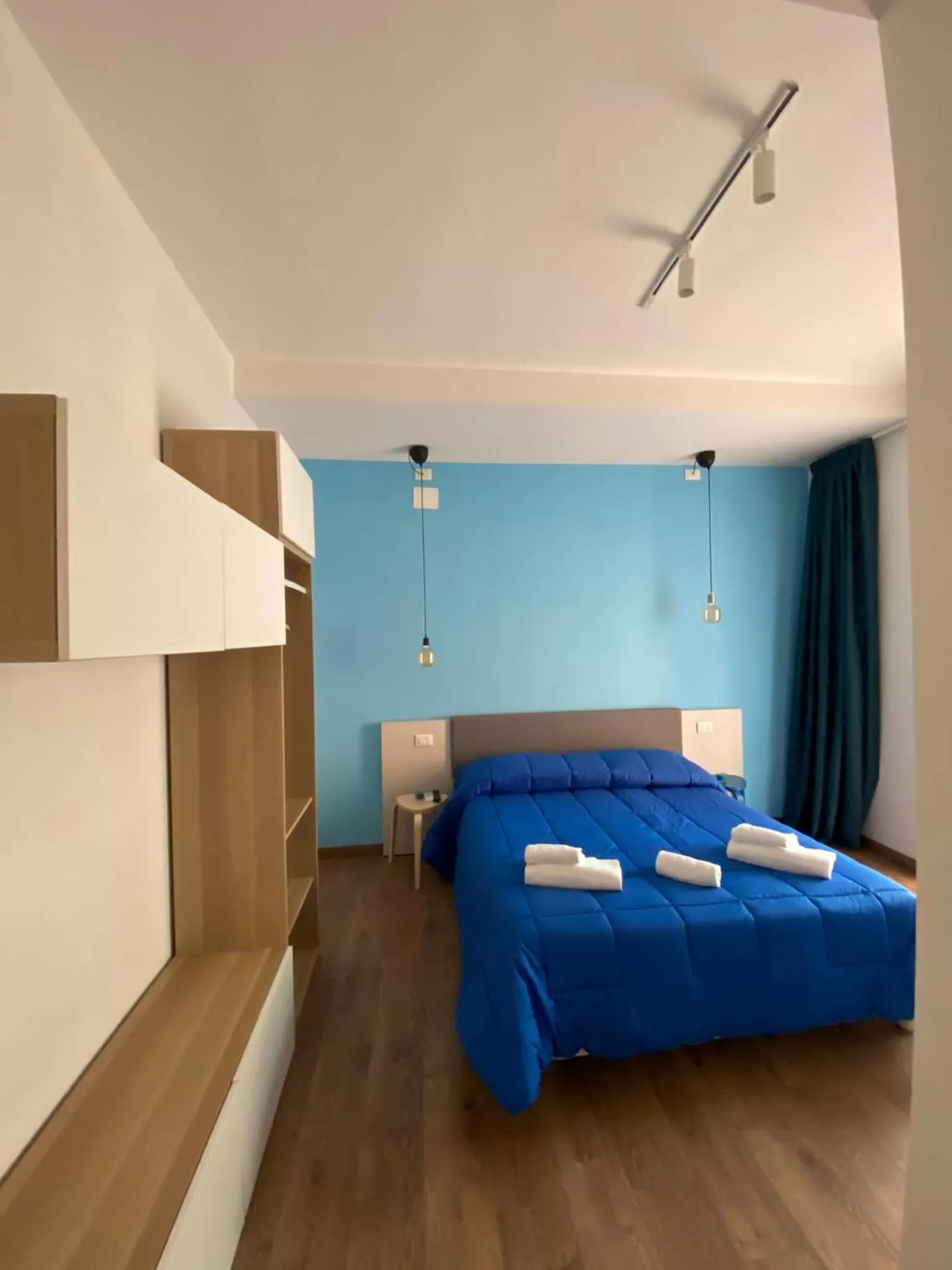 Photo of the whole room, Bed in Sorrento B&amp;D Rooms