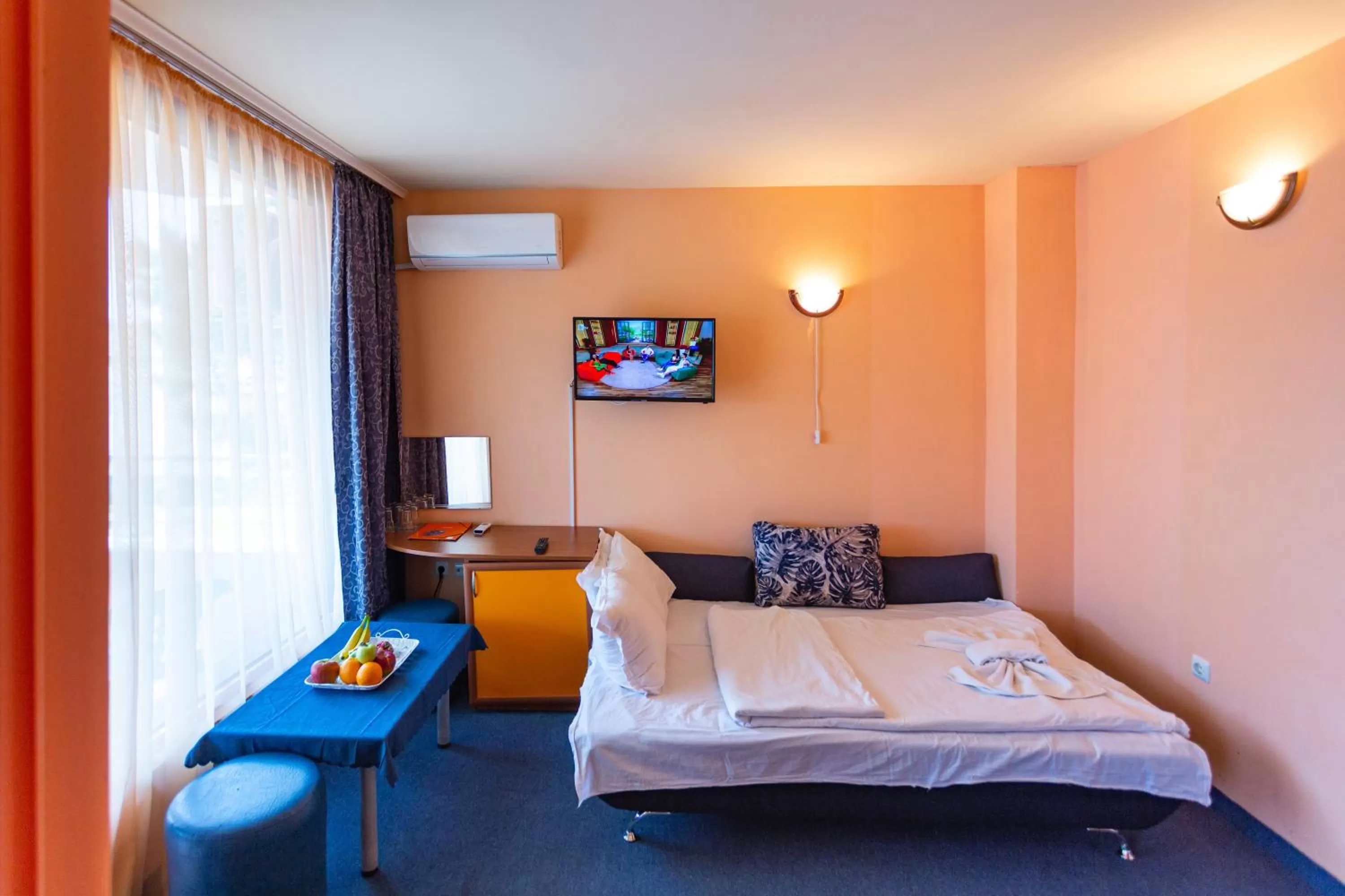 TV and multimedia, Bed in Family Hotel Jemelly