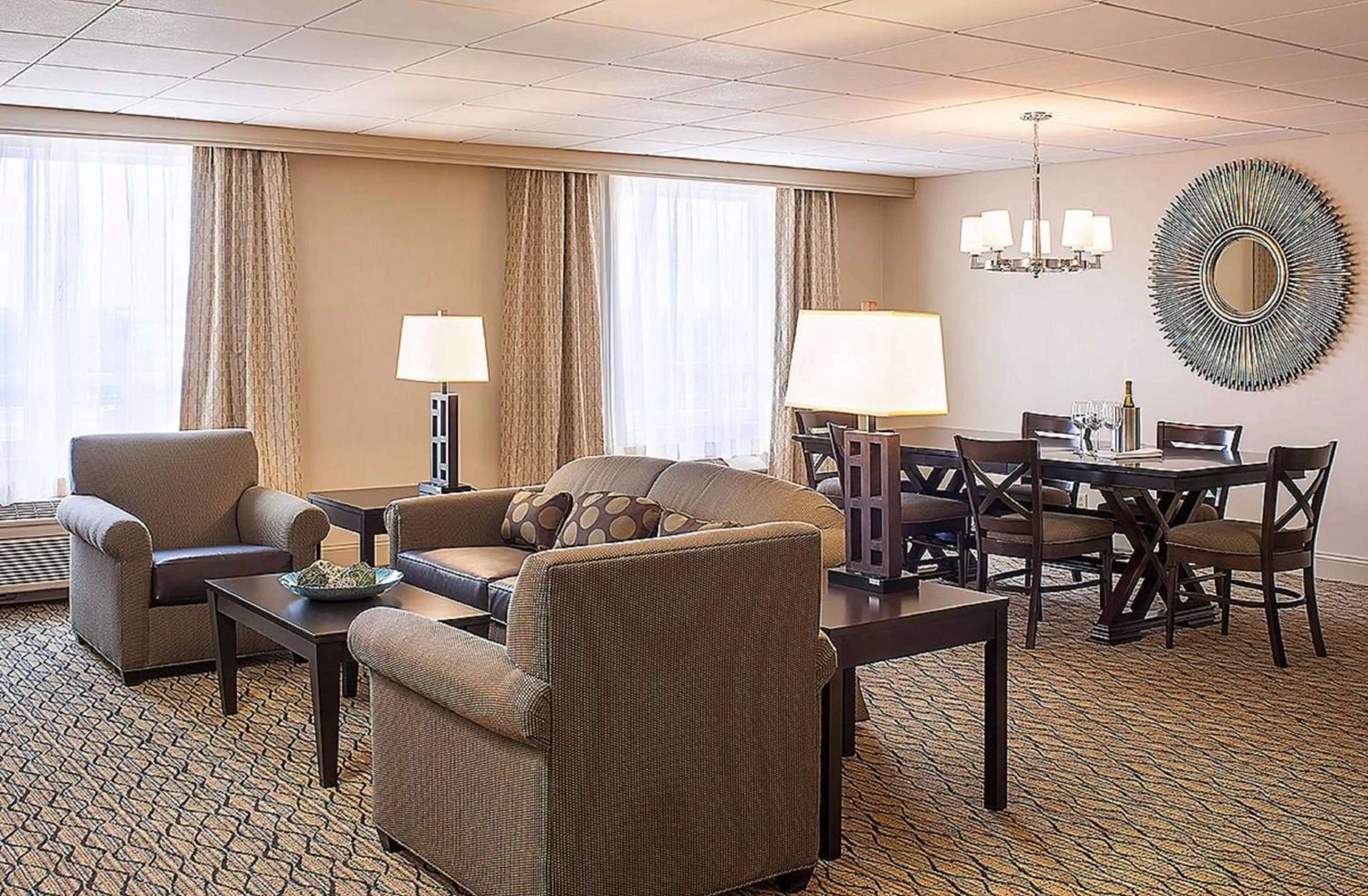 Photo of the whole room in Holiday Inn Hartford Downtown Area by IHG