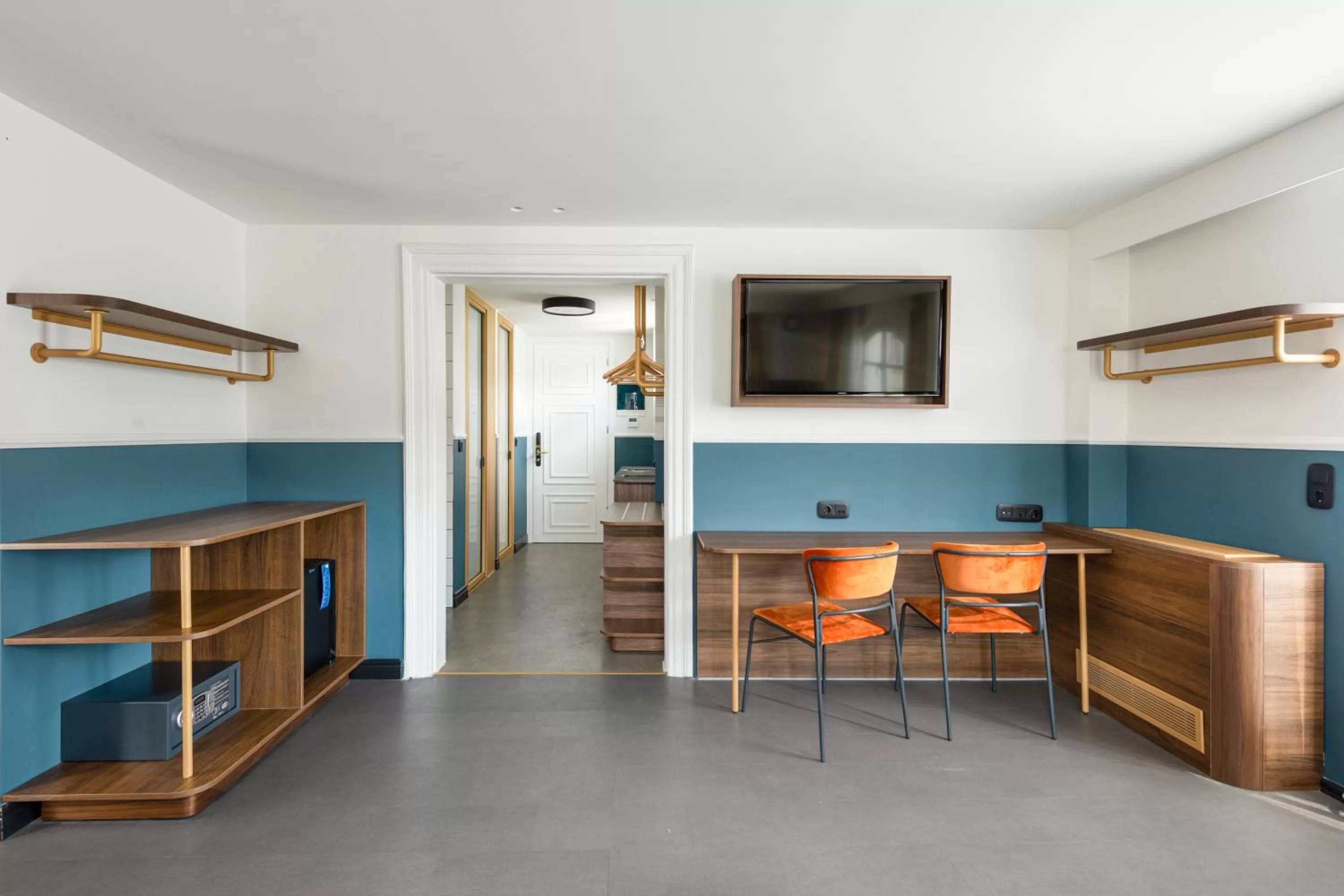 TV and multimedia in Colors Urban Hotel Thessaloniki