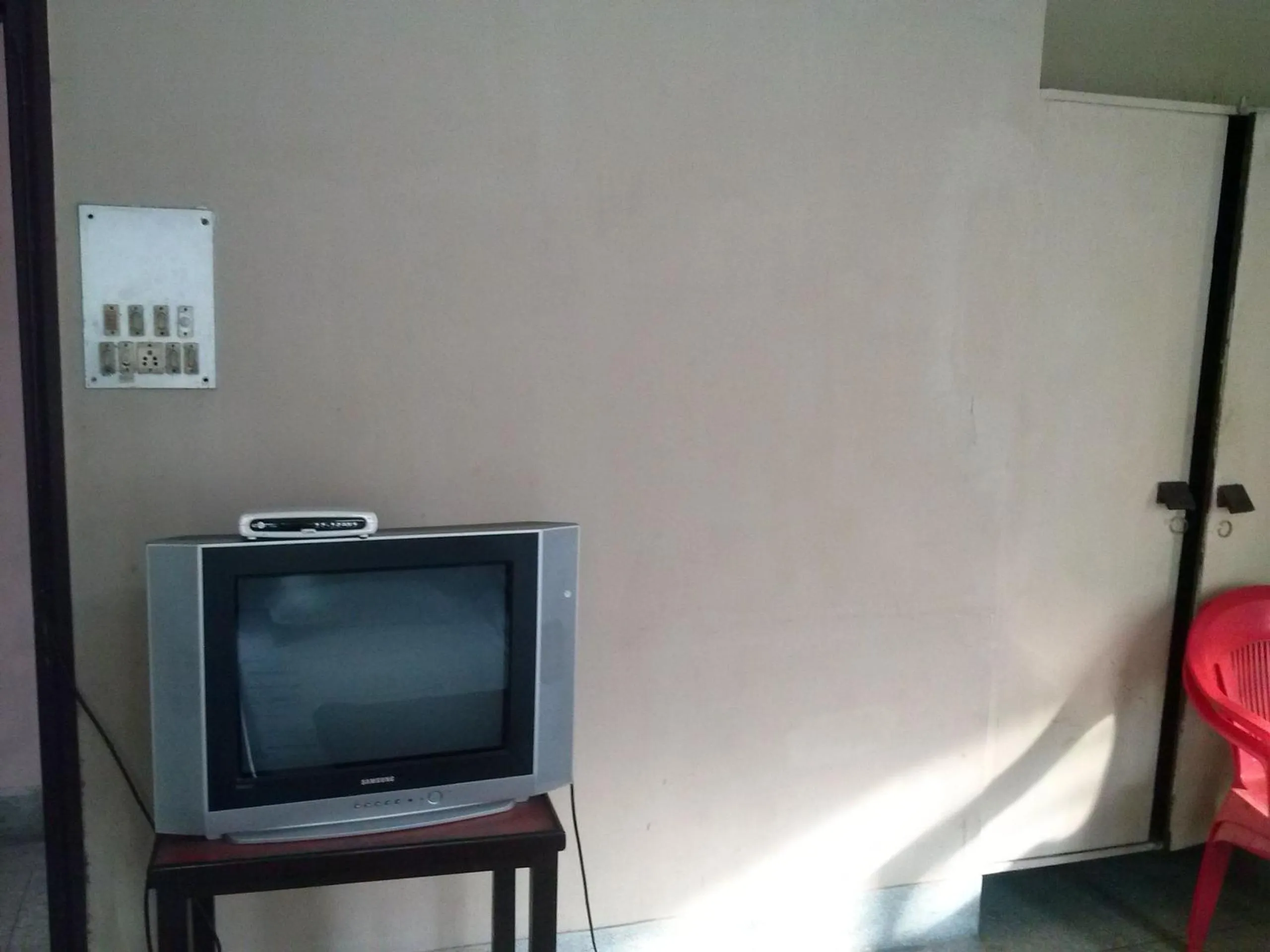 TV and multimedia in Capital Guest House