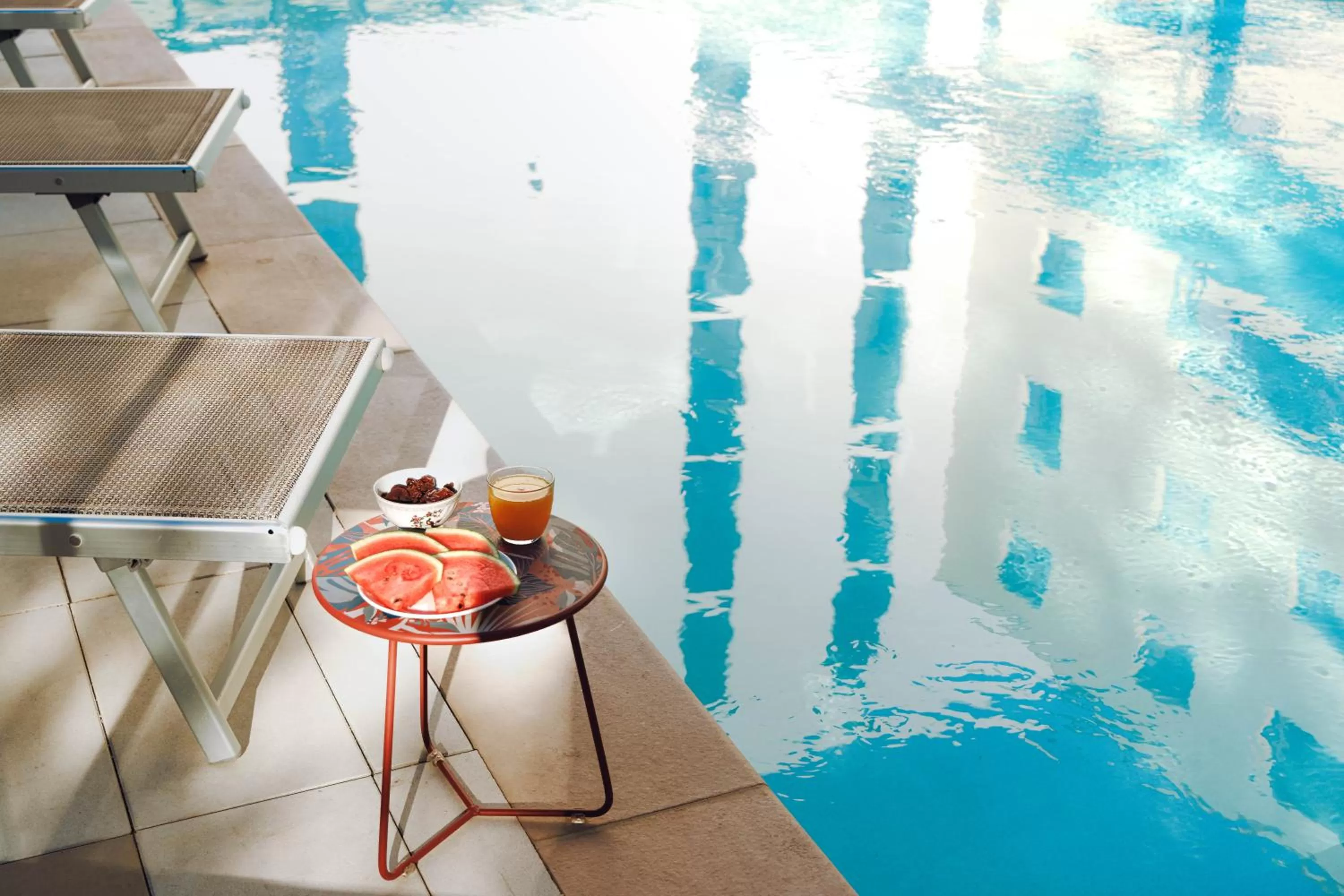 Food and drinks in greet Hotel La Rochelle Centre