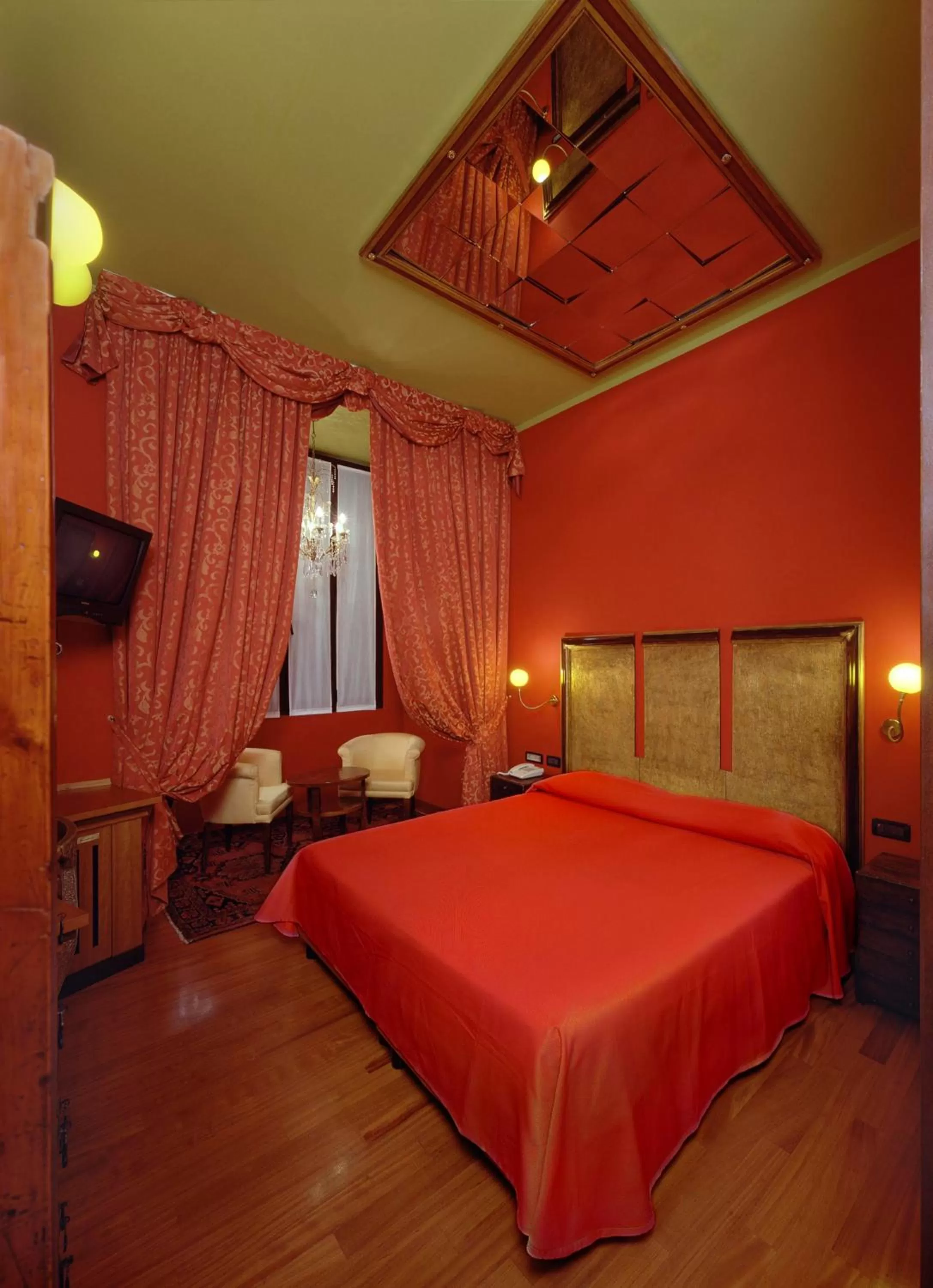 Bed in Art Hotel Boston