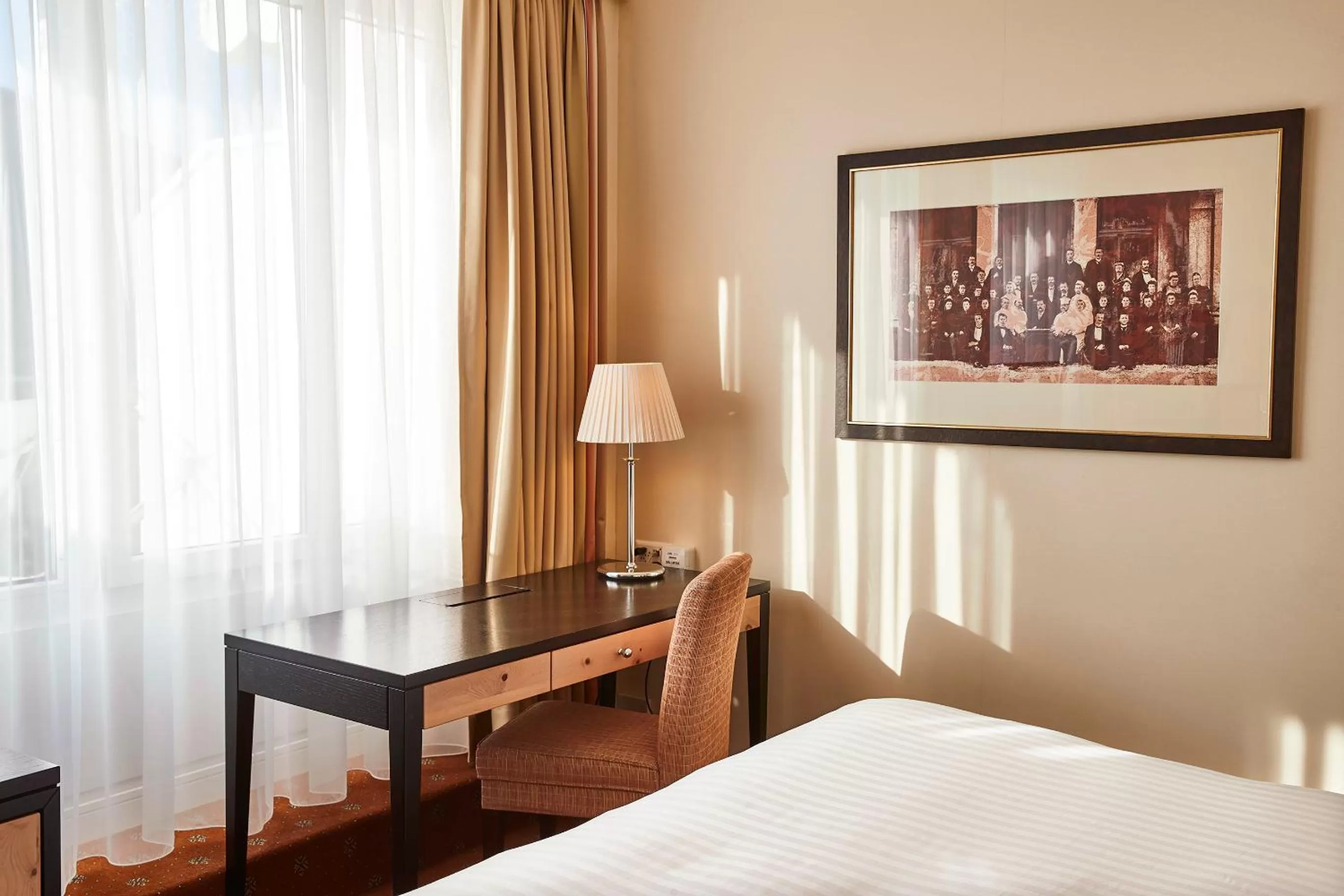 Photo of the whole room, Bed in Steigenberger Icon Grandhotel Belvédère