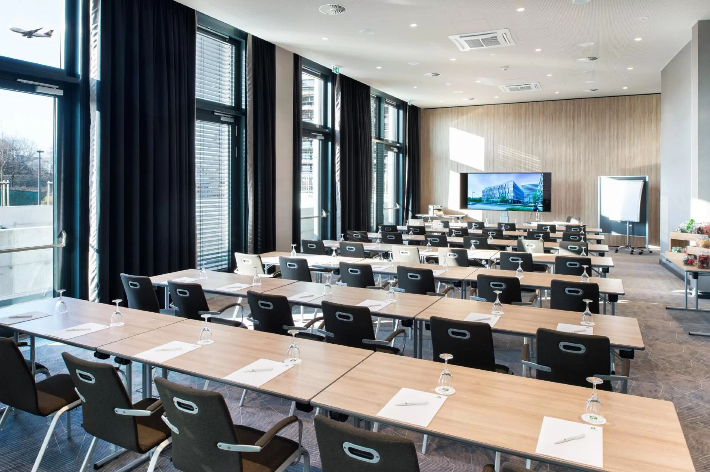 Meeting/conference room in Holiday Inn Frankfurt Airport by IHG