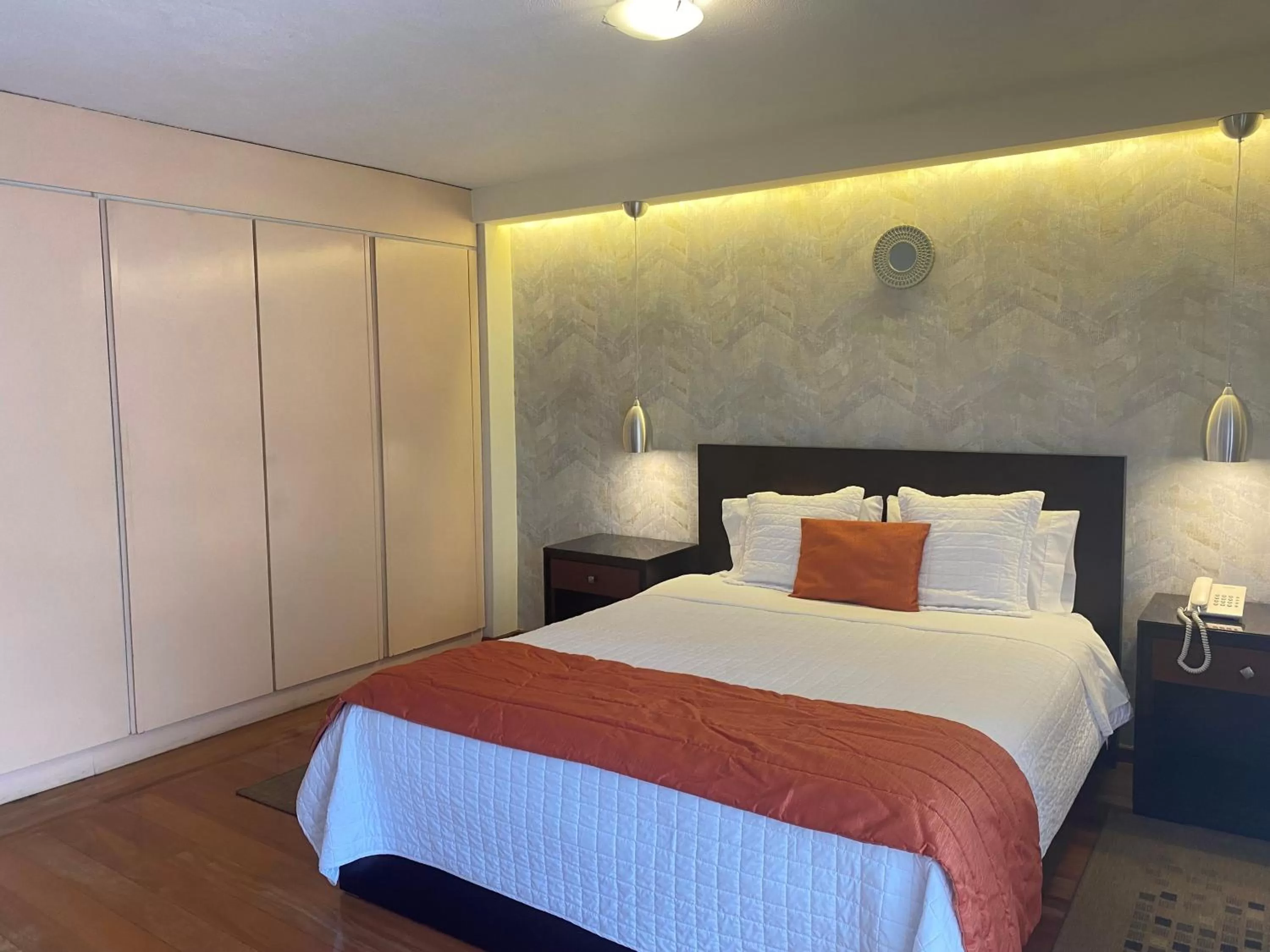 Bed in Suites Metropoli