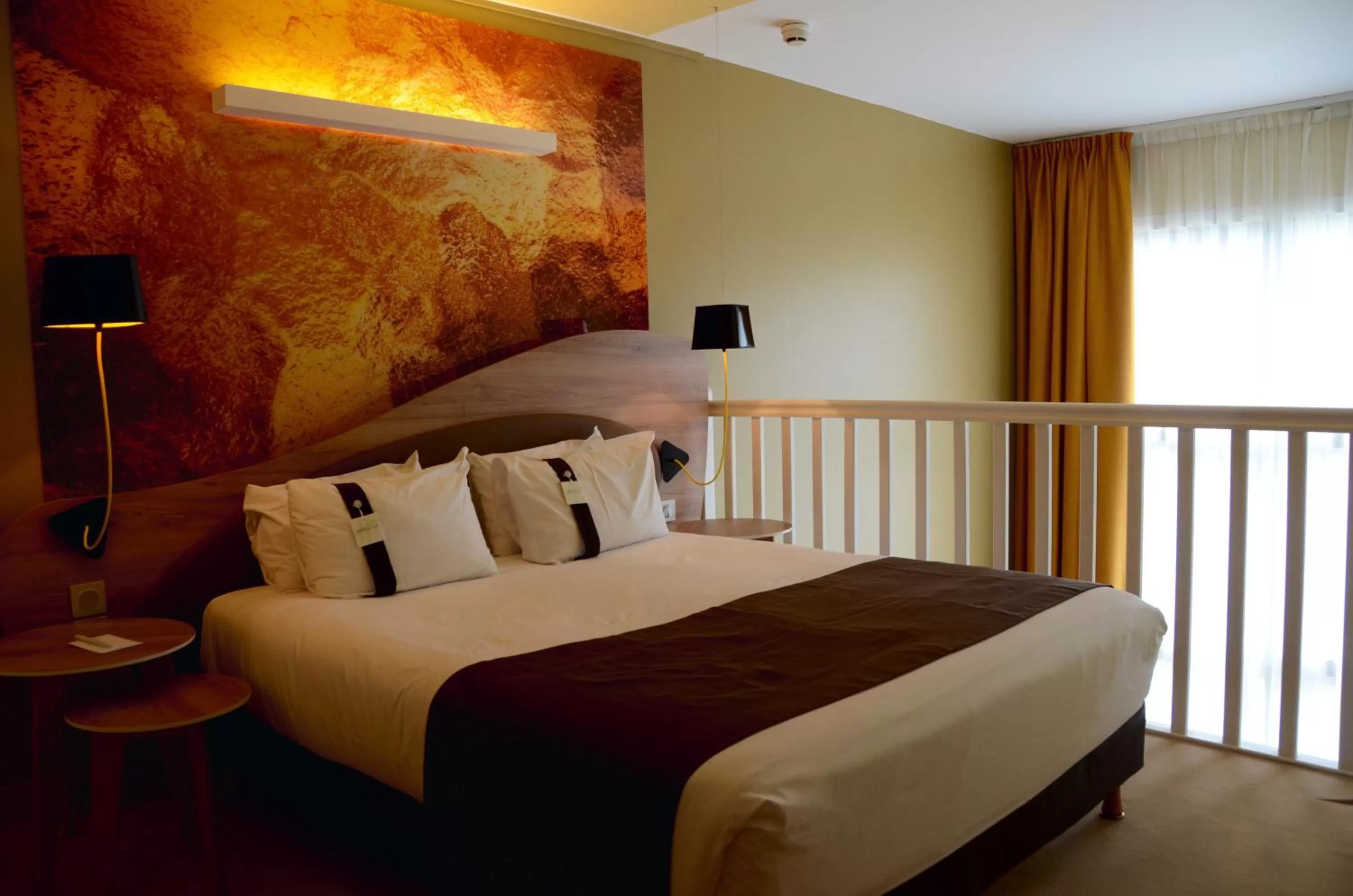 Photo of the whole room, Bed in Holiday Inn Reims Centre by IHG