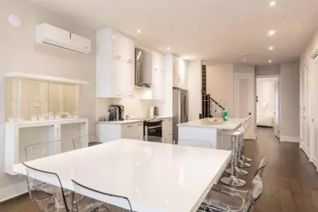Kitchen or kitchenette in Parc Avenue Lofts