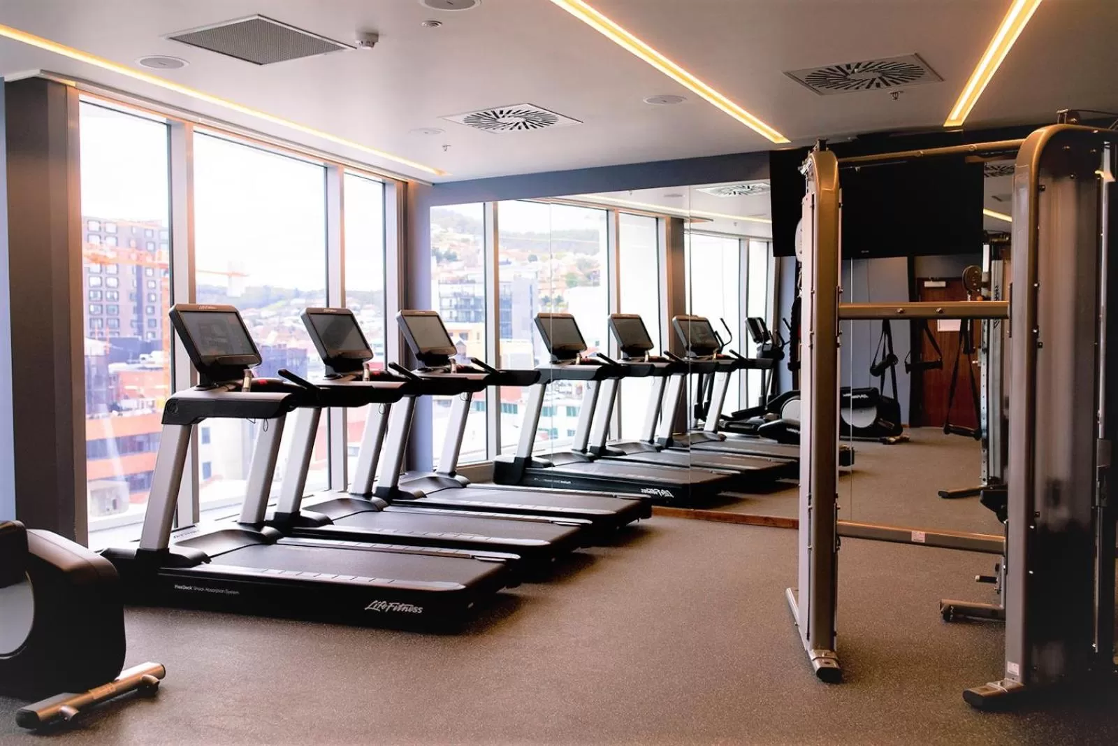 Fitness centre/facilities in Crowne Plaza Hobart by IHG