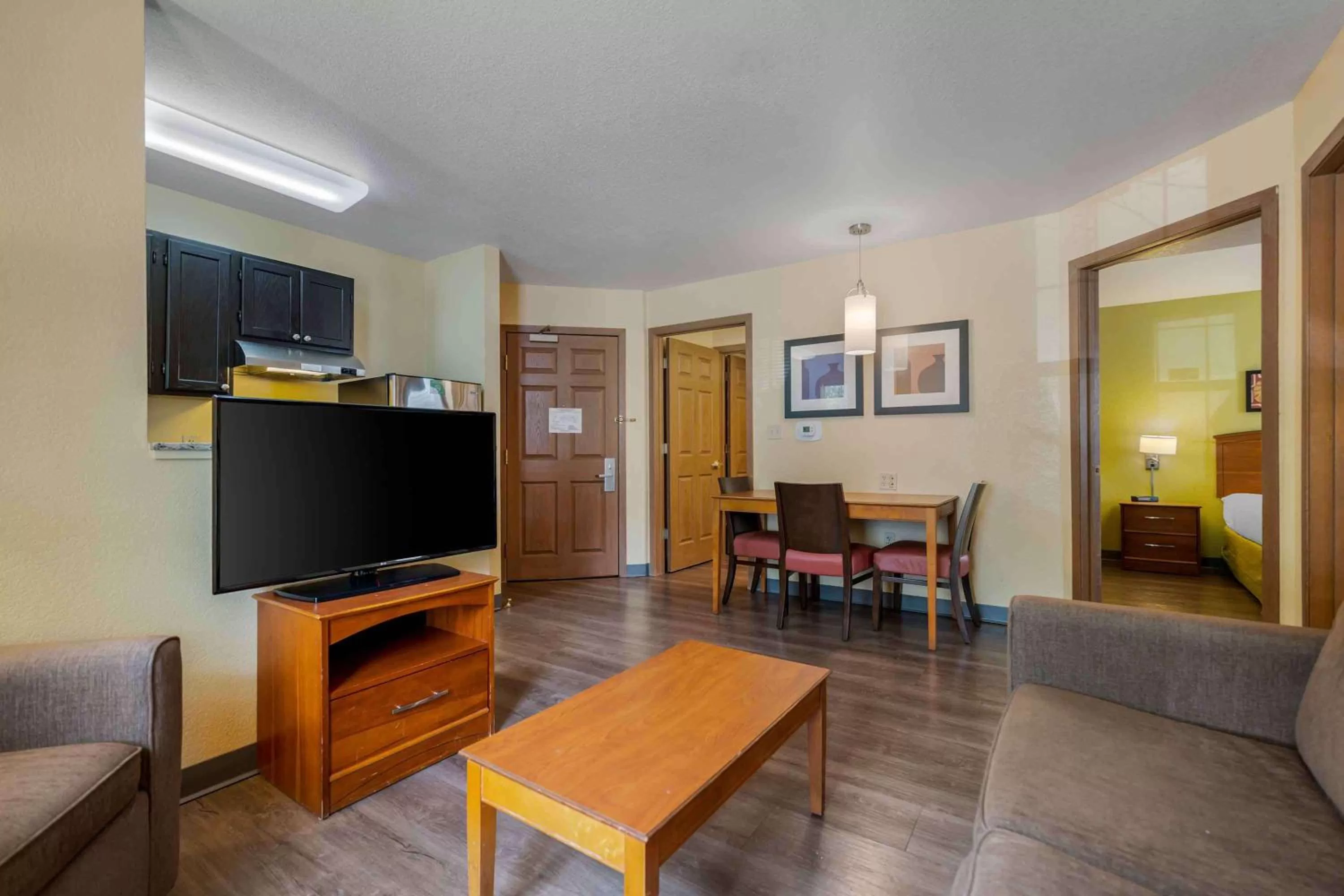 Bedroom in Extended Stay America Suites - Chicago - Elgin - West Dundee