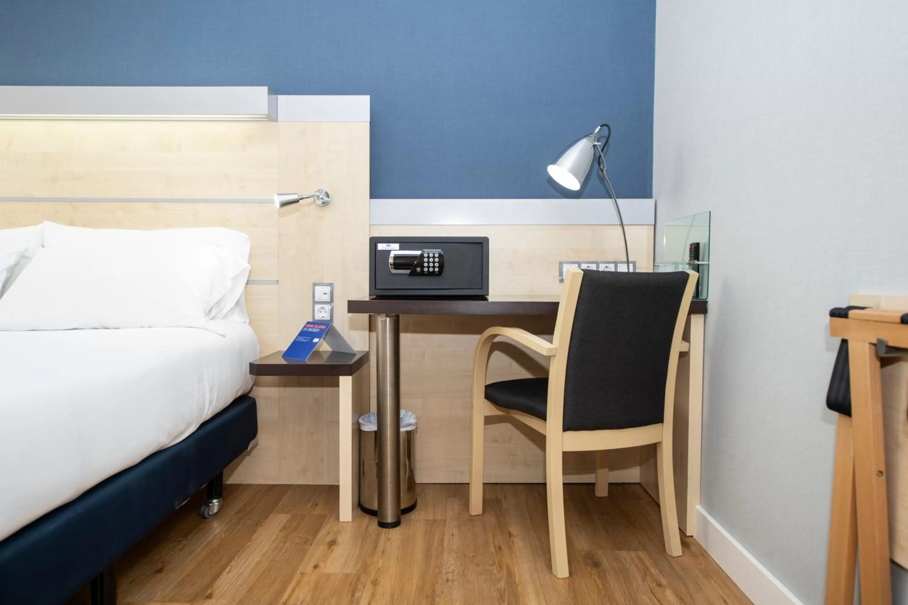 safe, Bed in Holiday Inn Express Barcelona City 22@ by IHG