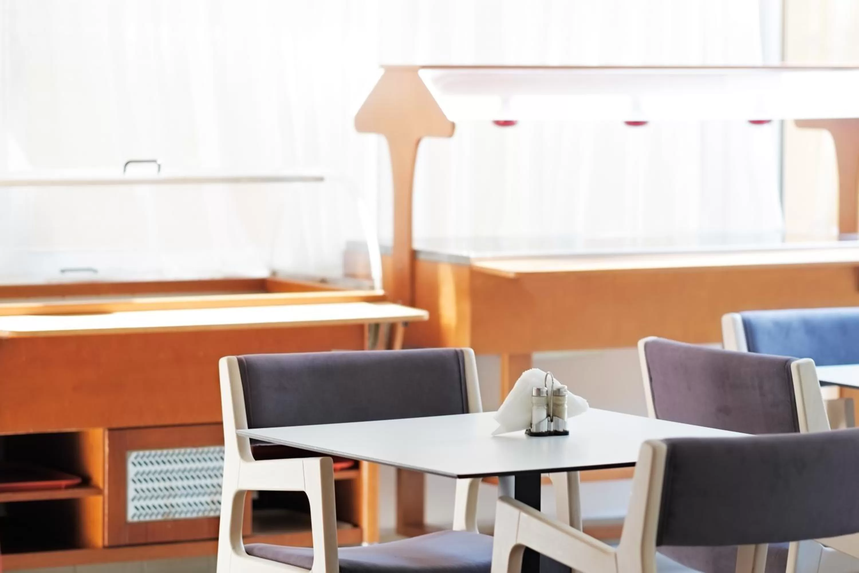 Restaurant/places to eat in Savoy City Hotel