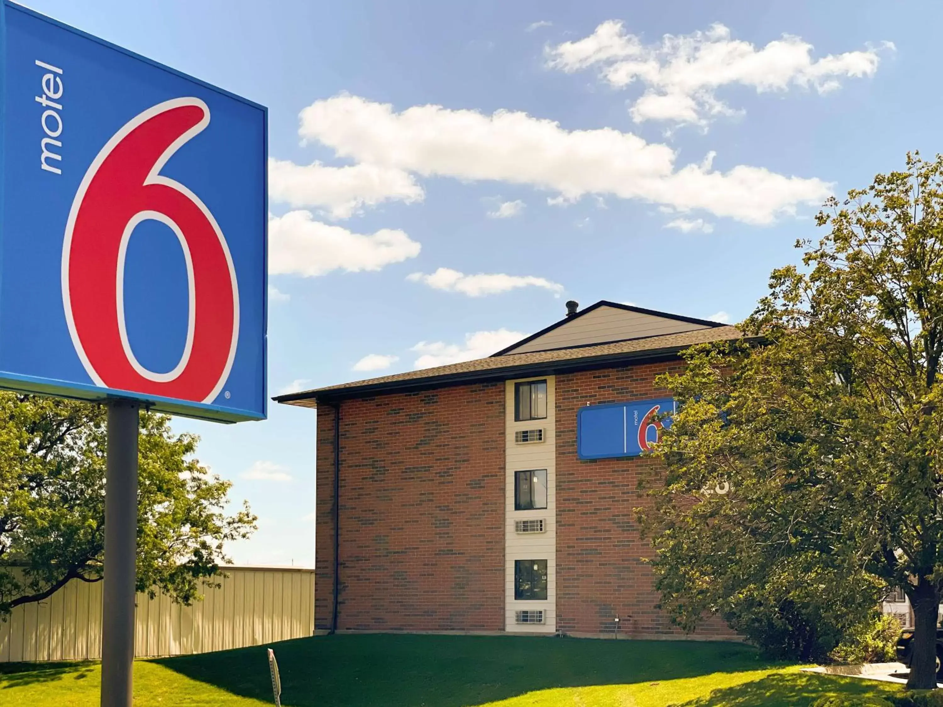 Motel 6-Elk Grove Village, IL - O'Hare Motel 6-Elk Grove Village, IL - O'Hare