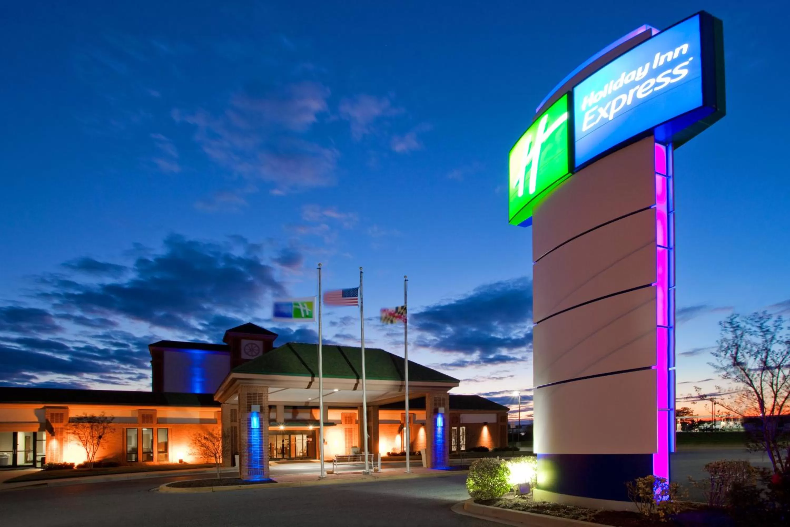 Property building in Holiday Inn Express Cambridge by IHG