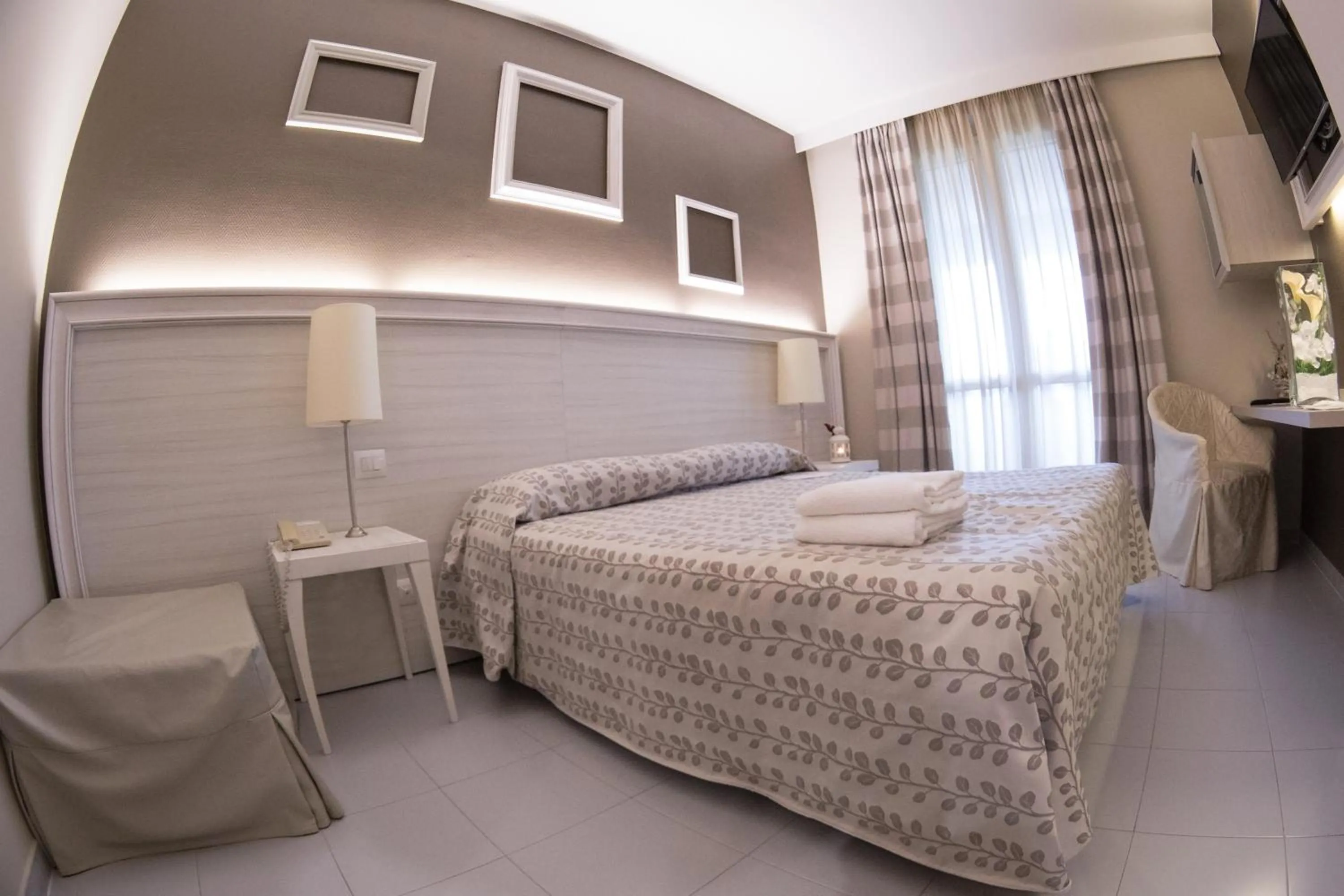 Bedroom, Bed in Hotel Degli Ulivi