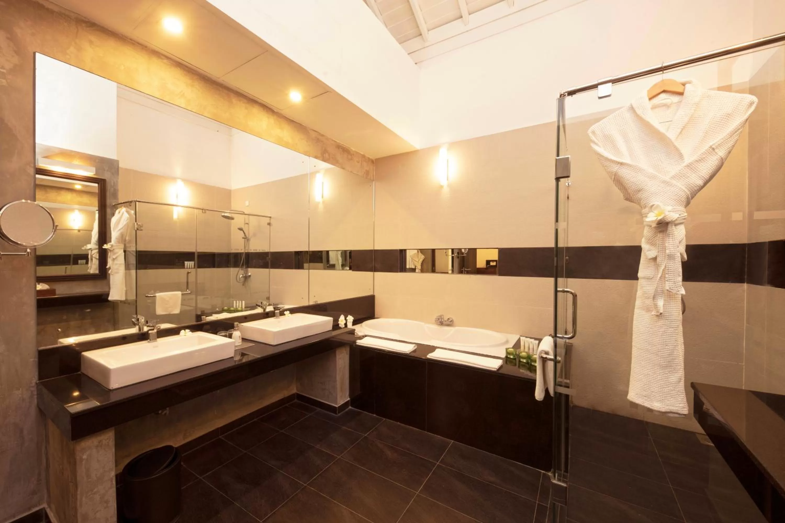 Shower in Club Hotel Dolphin