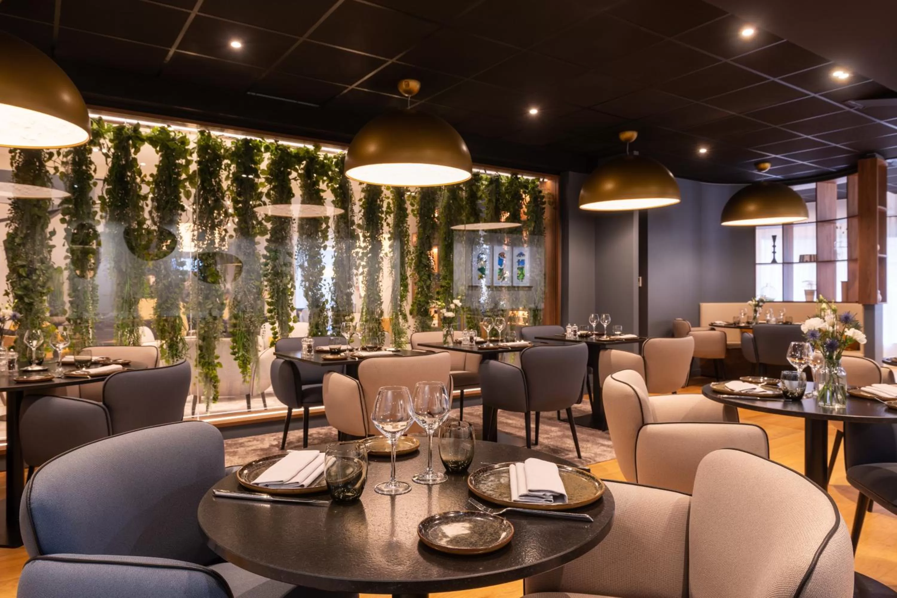 Restaurant/places to eat in L'Amirauté Brest