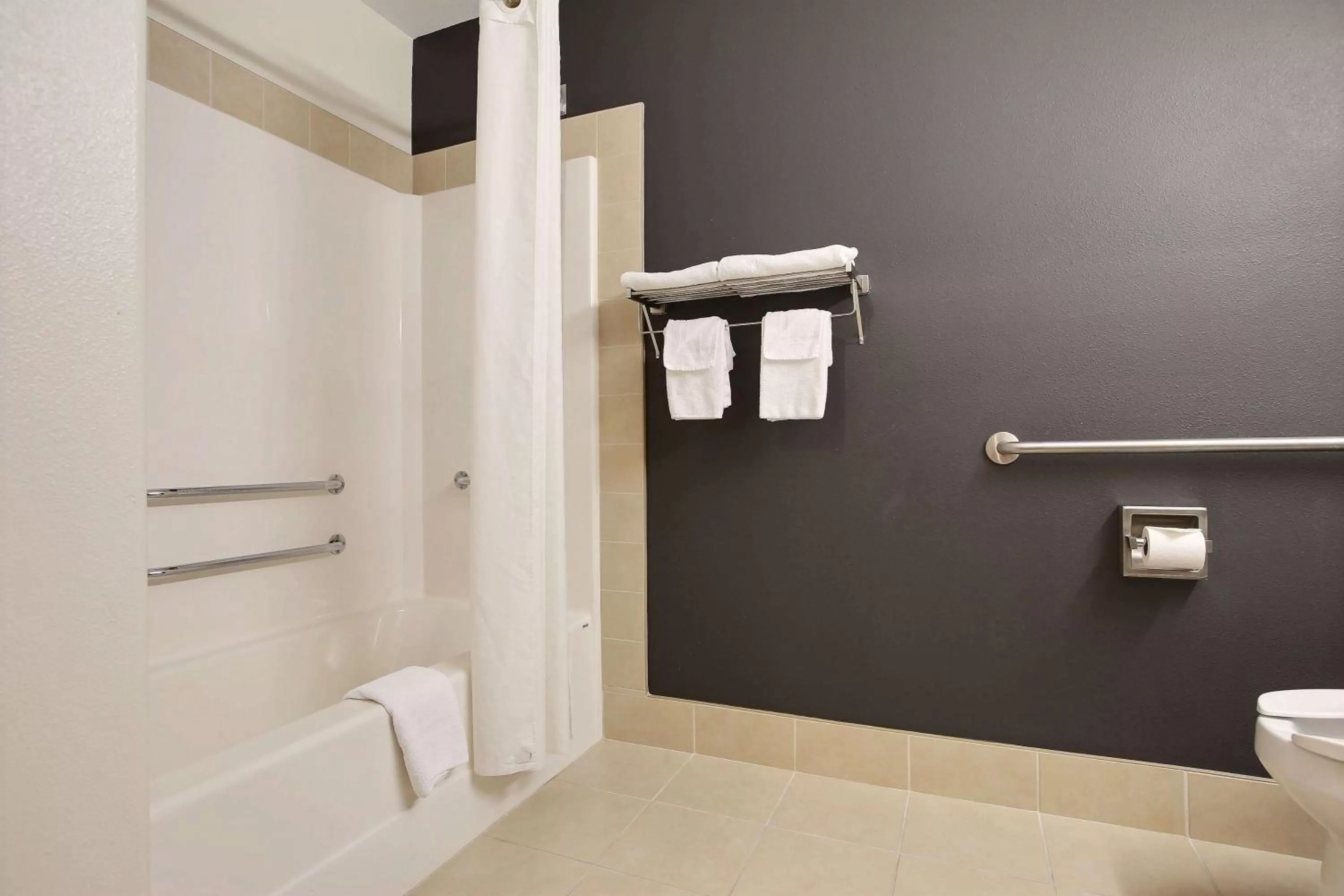 Bathroom in Super 8 by Wyndham Trois-Rivieres