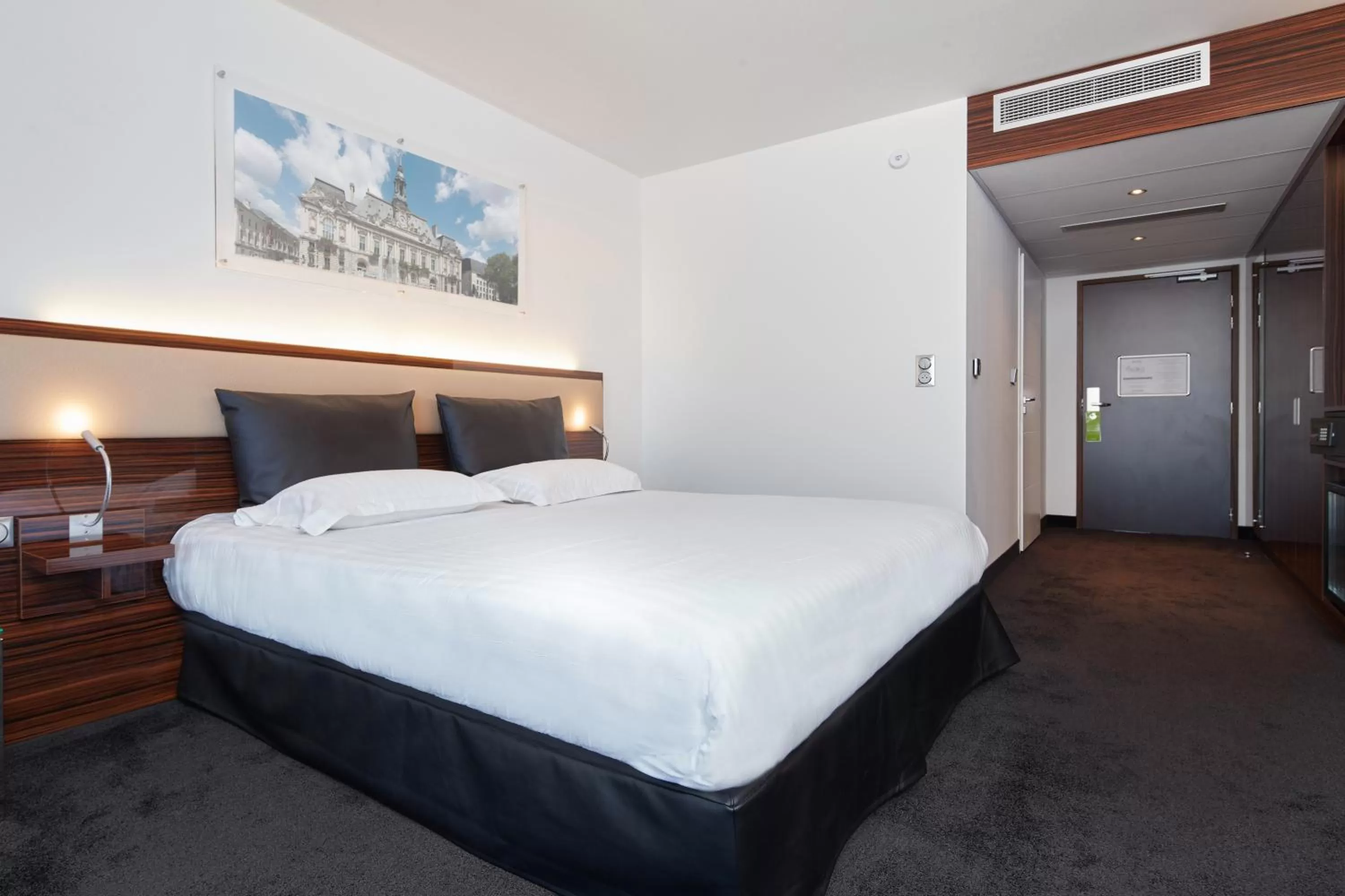 Bedroom, Bed in Westotel Tours Val de Loire