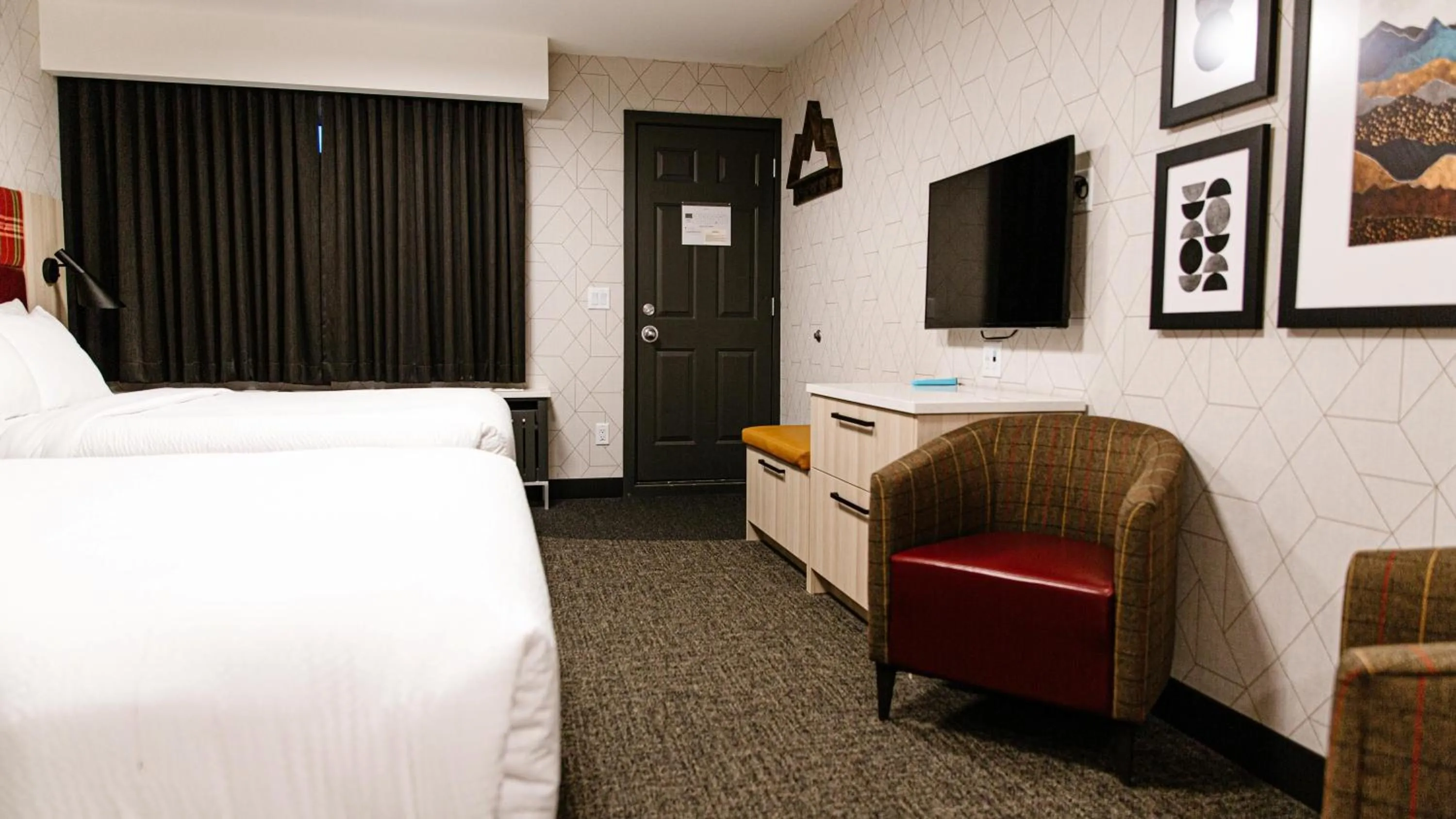 TV and multimedia, Bed in Mountaineer Lodge