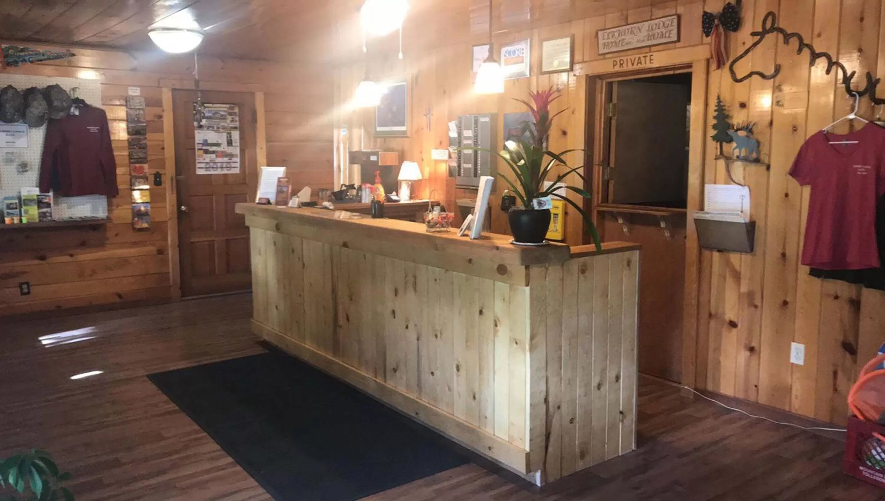 Lobby or reception in Elkhorn Lodge