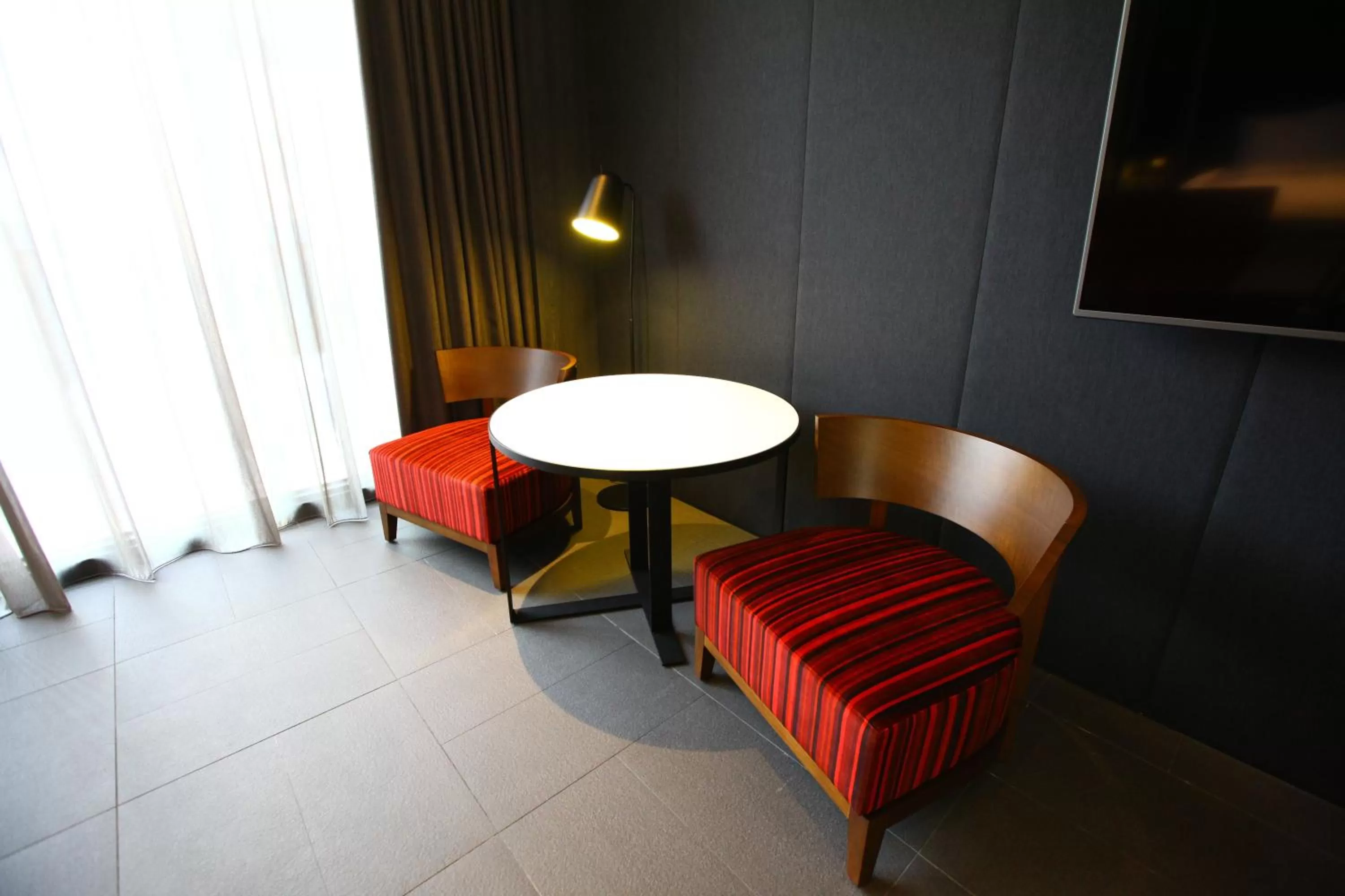 Photo of the whole room, Seating Area in Hotel Lainn