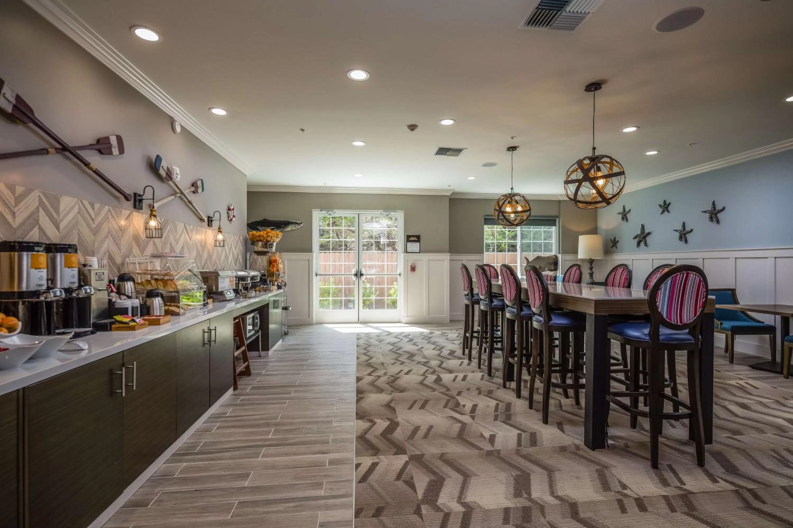 Restaurant/places to eat in Aristocrat Hotel, BW Signature Collection