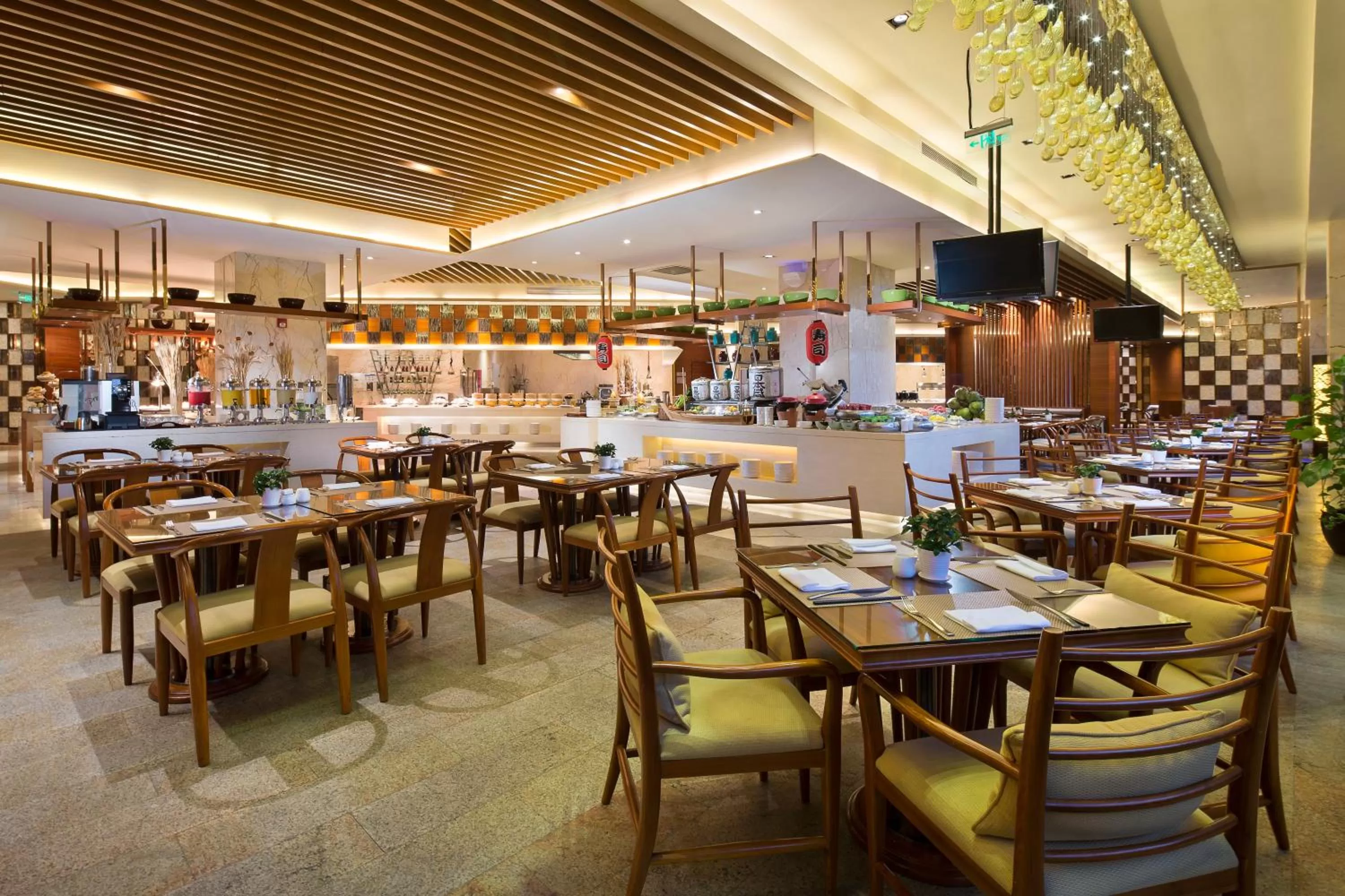 Restaurant/places to eat in Crowne Plaza Sanya City Center by IHG