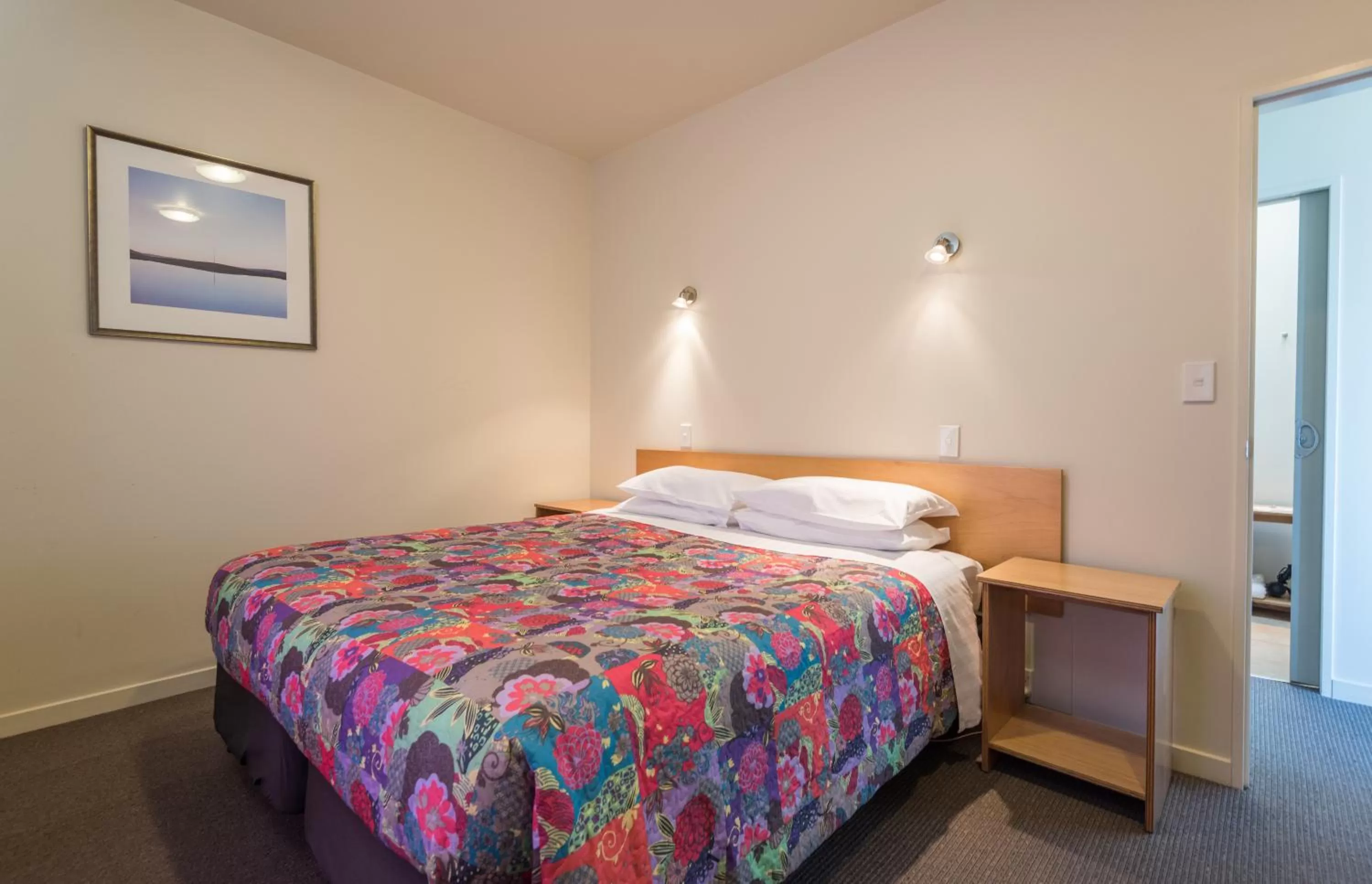 Bed in Parkside Motel