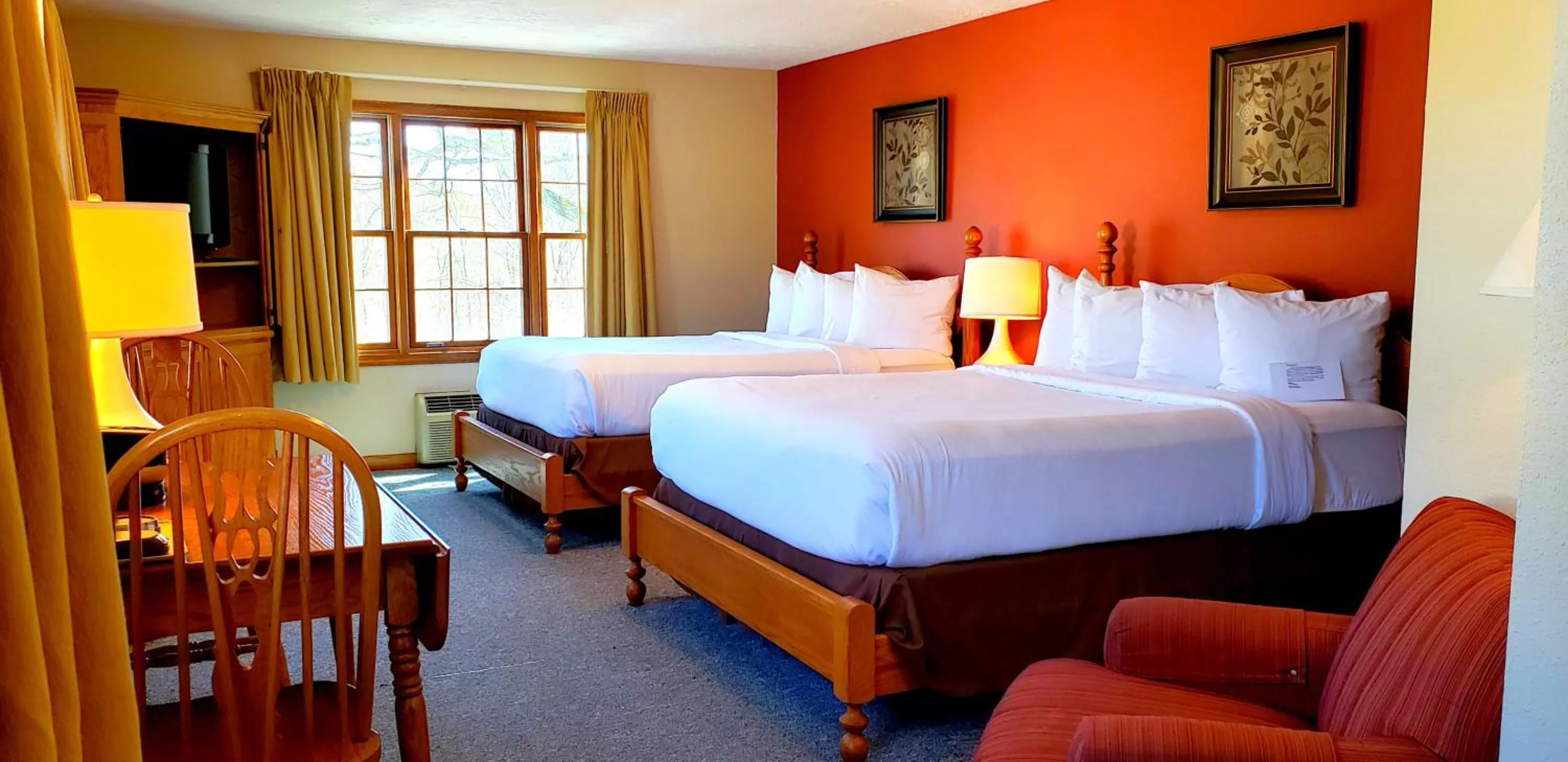 Off site, Bed in Berlin Heritage Inn