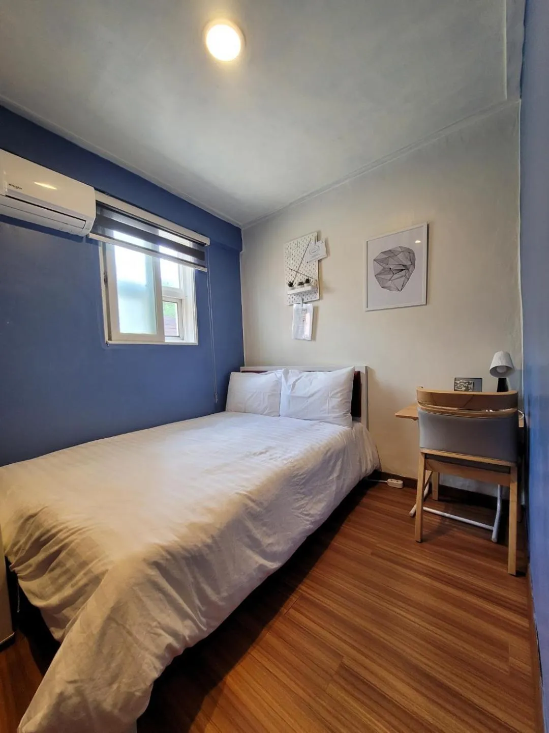 Standard Double Room with Private Bathroom in Myeongdong Guesthouse Como