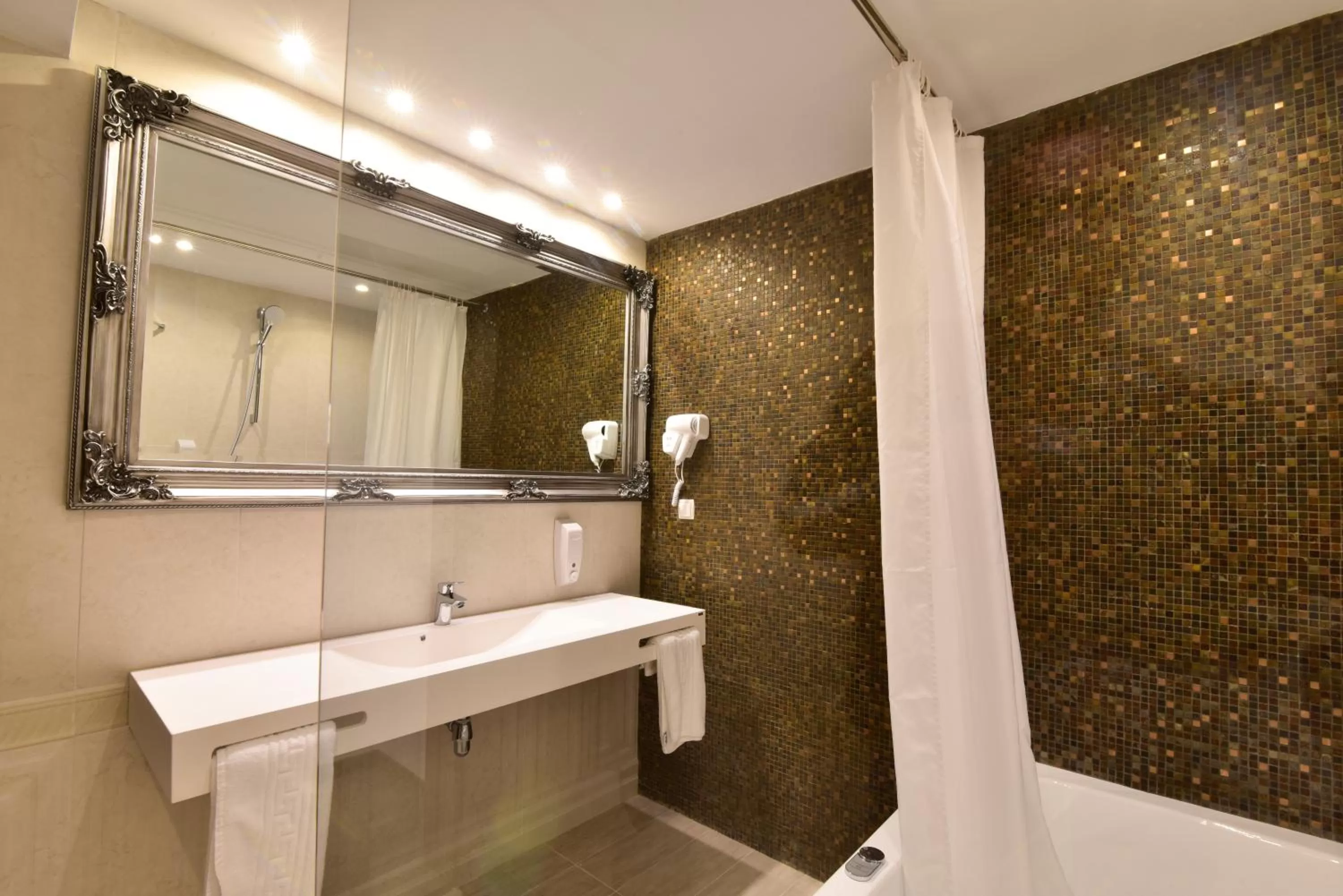 Bathroom in Hotel Forum