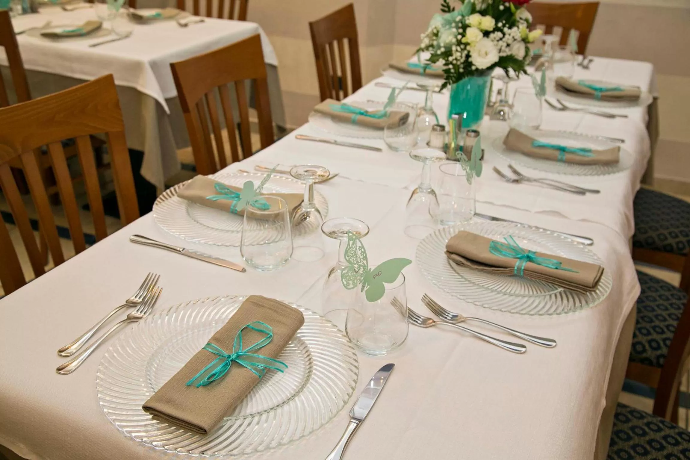 Restaurant/places to eat in Hotel lo Squalo